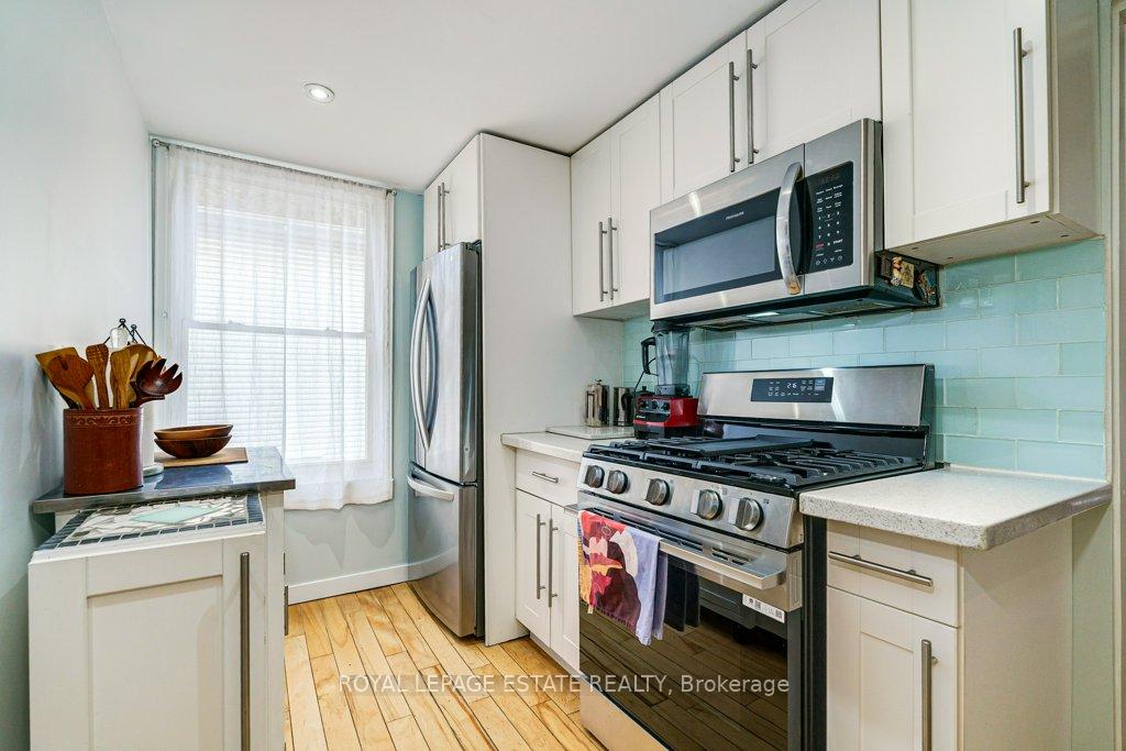 Photo 12 of 158 Waverley Road, Toronto, The Beaches — HOMEH