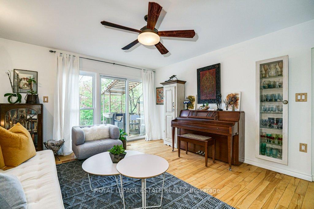 Photo 15 of 158 Waverley Road, Toronto, The Beaches — HOMEH