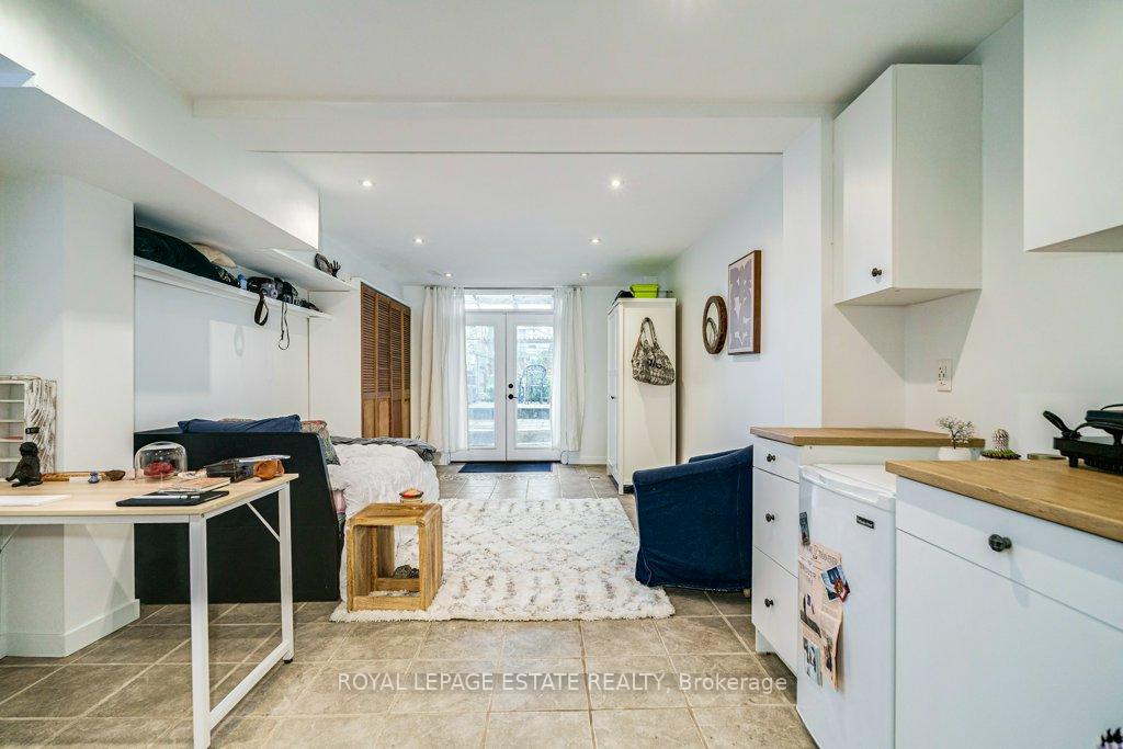 Photo 34 of 158 Waverley Road, Toronto, The Beaches — HOMEH