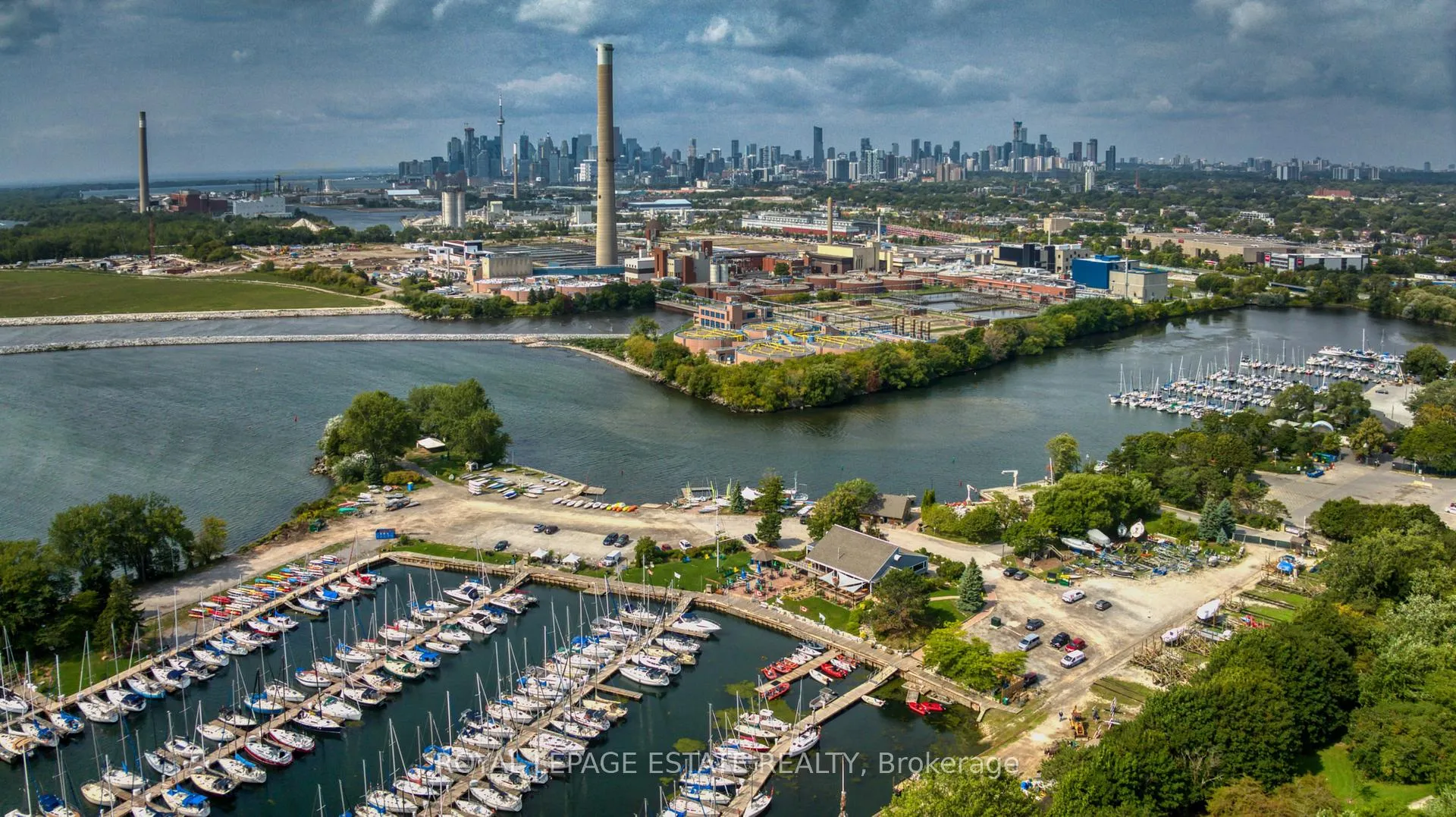 Photo 2 of 158 Waverley Road, Toronto, The Beaches — HOMEH
