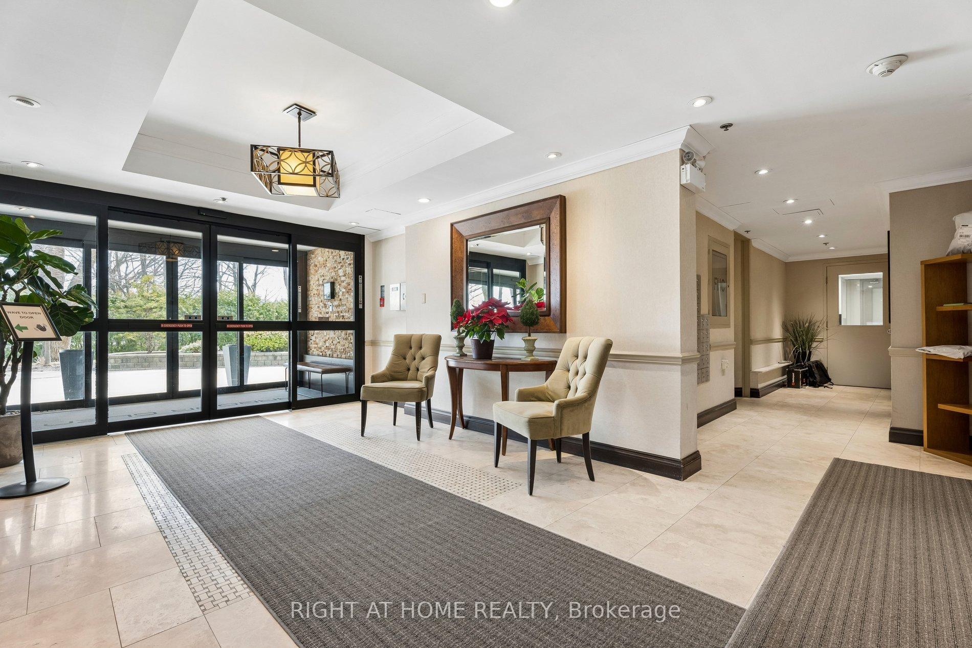 Photo 4 of Unit 207, 212 Kerr Street, Oakville, Central — HOMEH