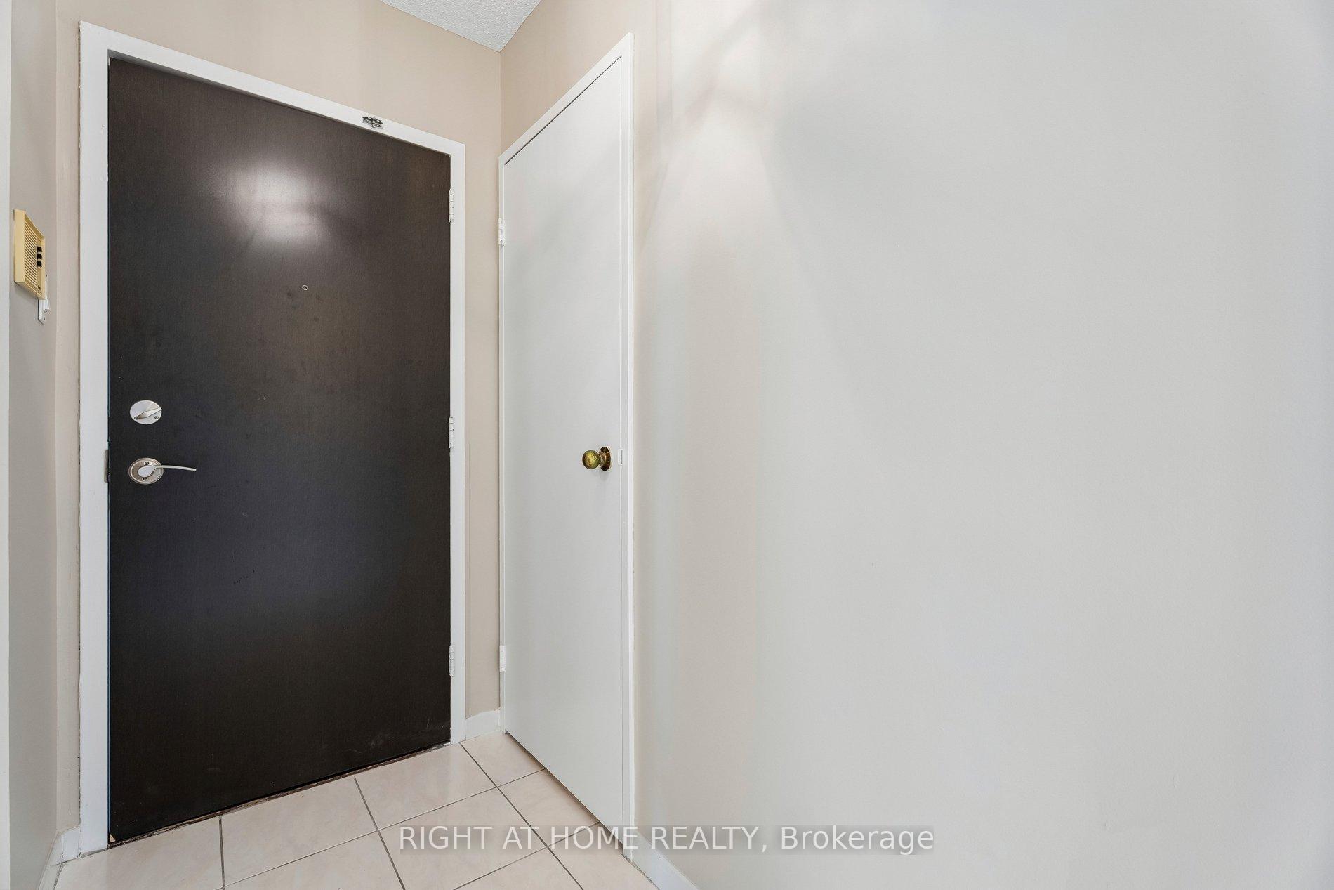 Photo 7 of Unit 207, 212 Kerr Street, Oakville, Central — HOMEH
