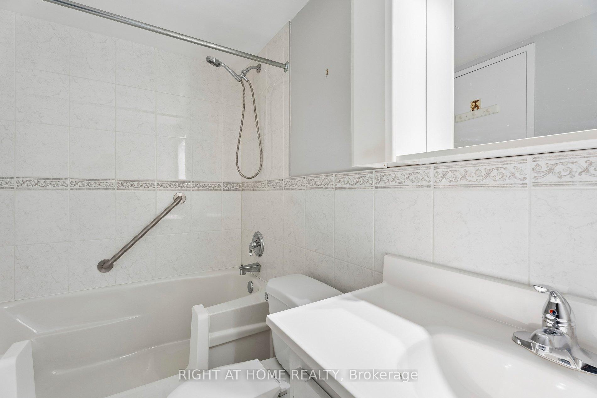 Photo 14 of Unit 207, 212 Kerr Street, Oakville, Central — HOMEH
