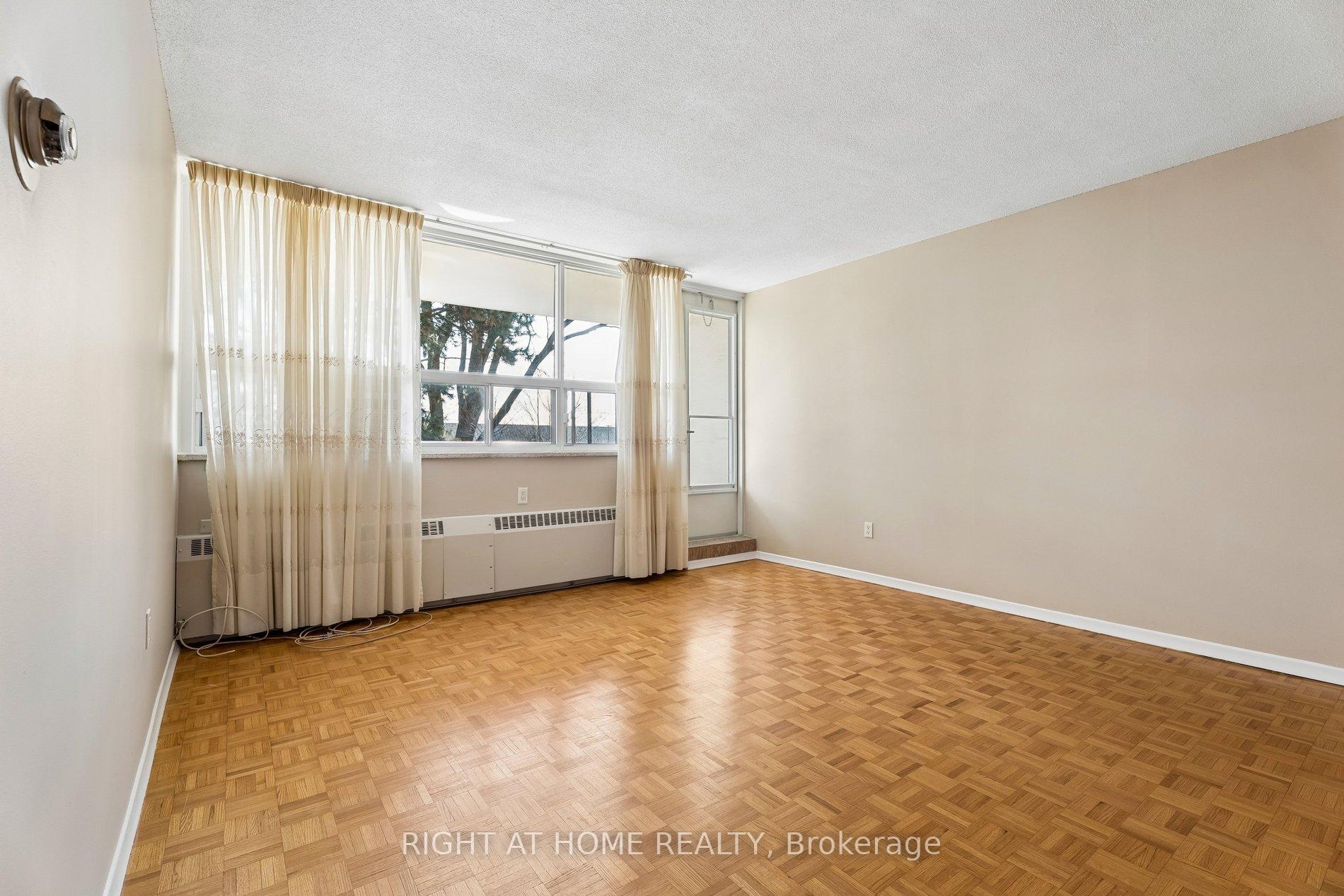 Photo 16 of Unit 207, 212 Kerr Street, Oakville, Central — HOMEH