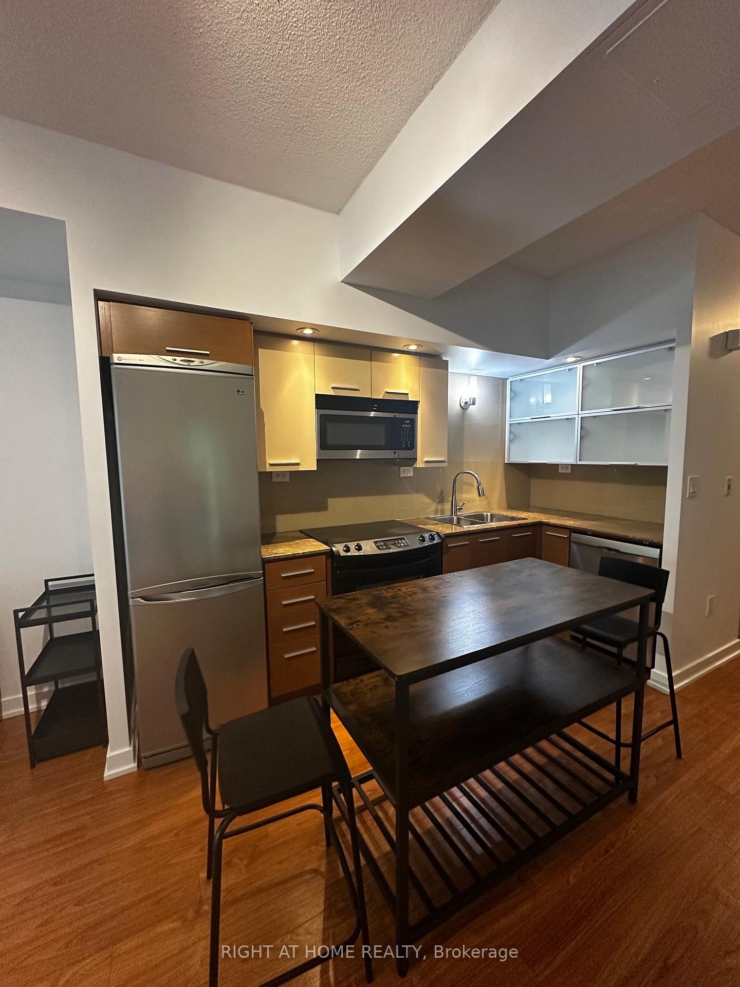Photo 6 of Unit 330, 8 Telegram Mews, Toronto, Waterfront Communities — HOMEH