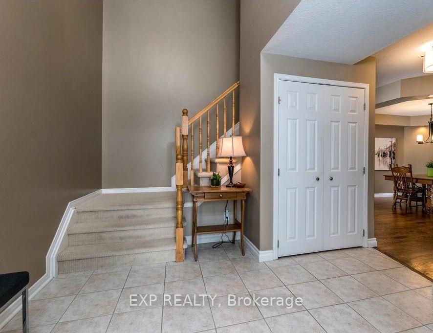Photo 2 of 11 Pepperidge Way, Ottawa, Kanata - Morgan's Grant/South March — HOMEH