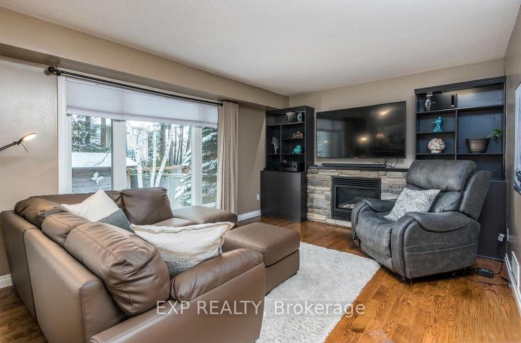 Photo 6 of 11 Pepperidge Way, Ottawa, Kanata - Morgan's Grant/South March — HOMEH