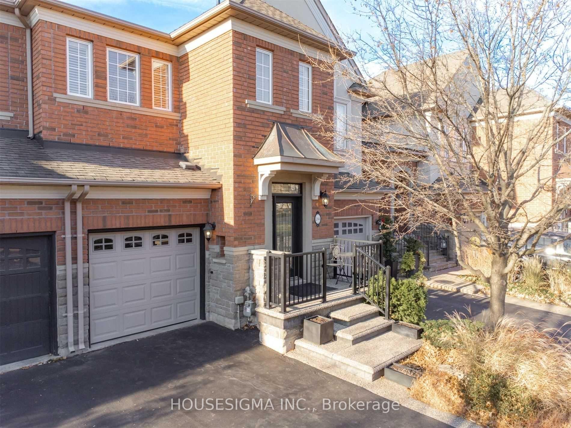Photo 2 of 244 Tawny Crescent, Oakville, Bronte — HOMEH