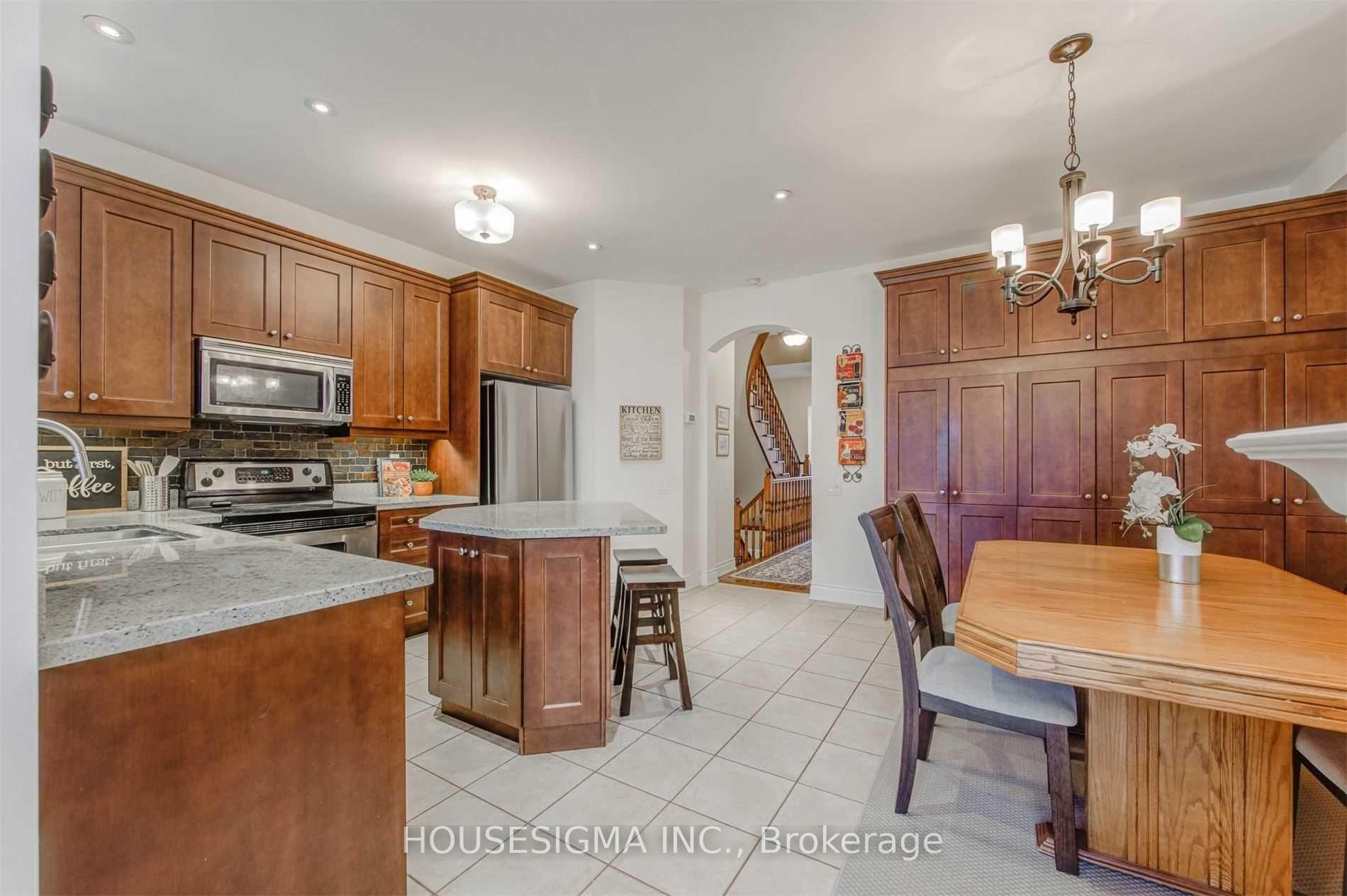 Photo 9 of 244 Tawny Crescent, Oakville, Bronte — HOMEH