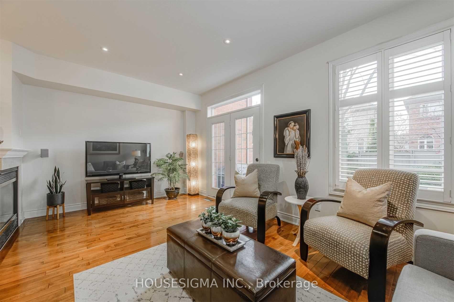 Photo 10 of 244 Tawny Crescent, Oakville, Bronte — HOMEH