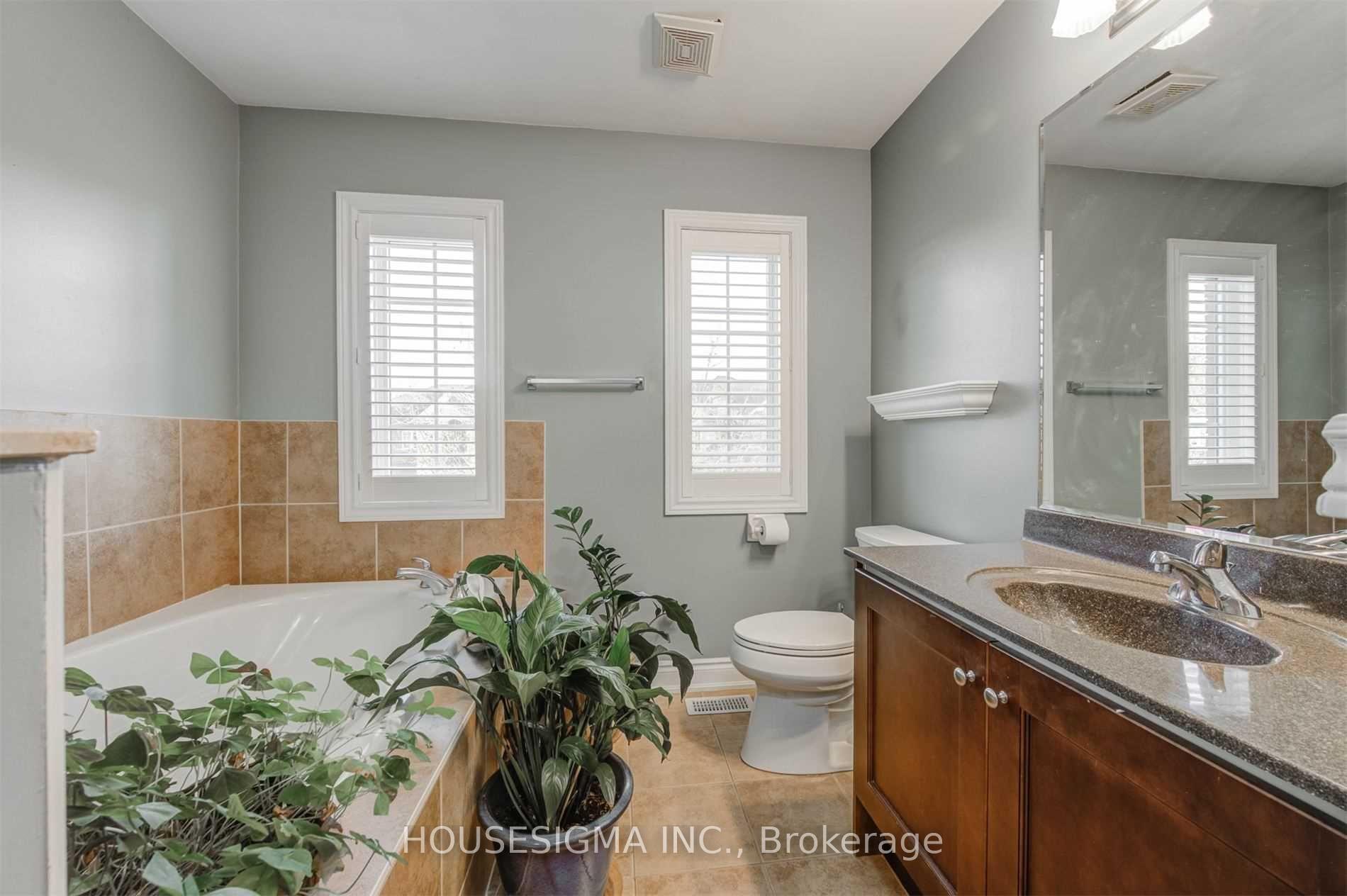 Photo 17 of 244 Tawny Crescent, Oakville, Bronte — HOMEH