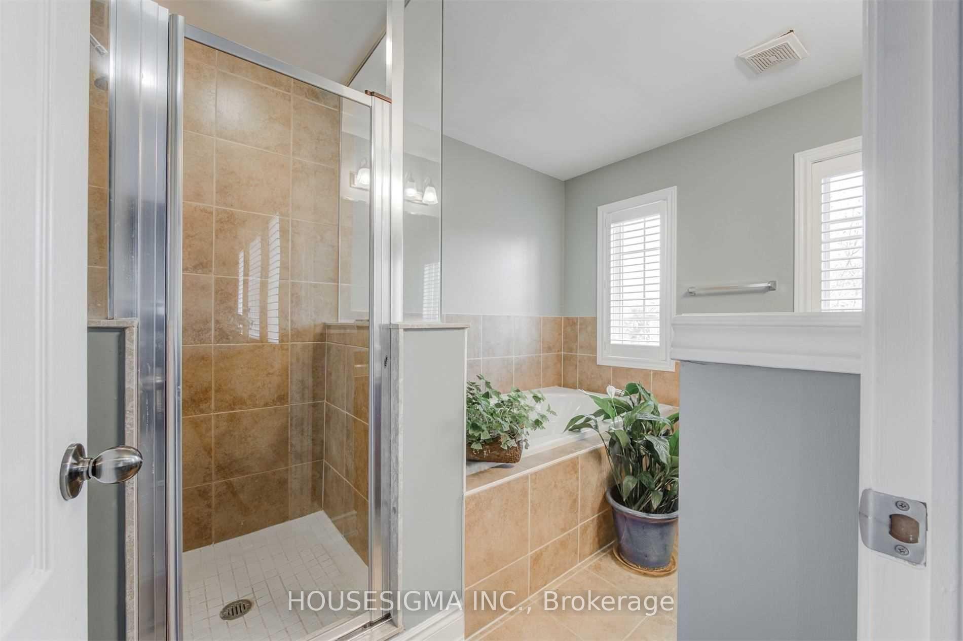 Photo 18 of 244 Tawny Crescent, Oakville, Bronte — HOMEH