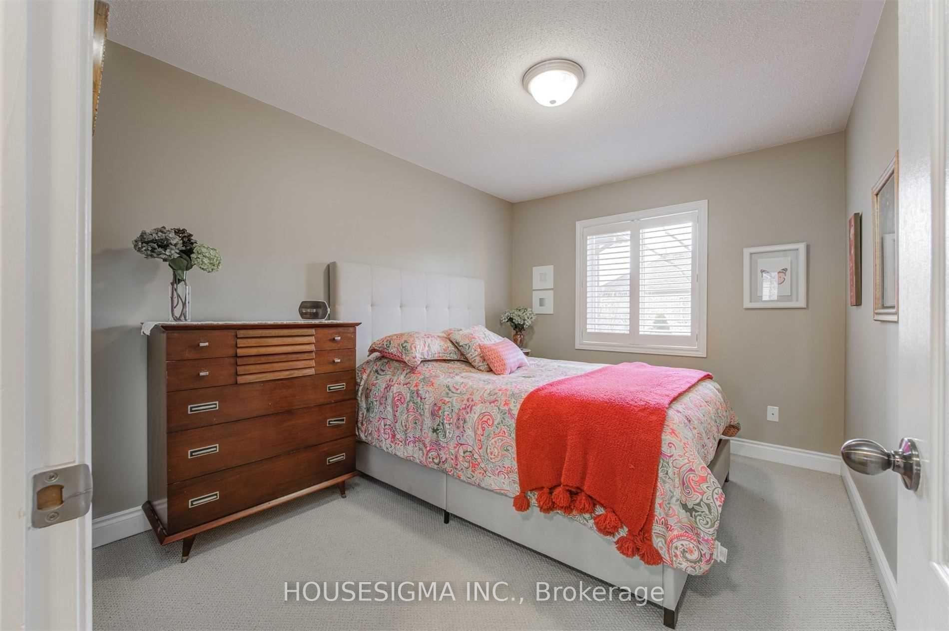 Photo 19 of 244 Tawny Crescent, Oakville, Bronte — HOMEH
