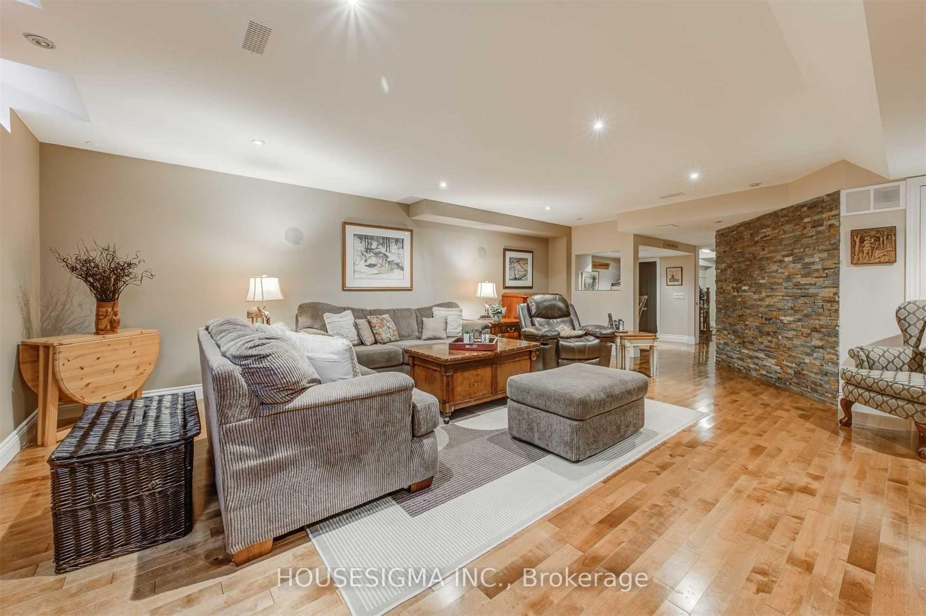 Photo 25 of 244 Tawny Crescent, Oakville, Bronte — HOMEH