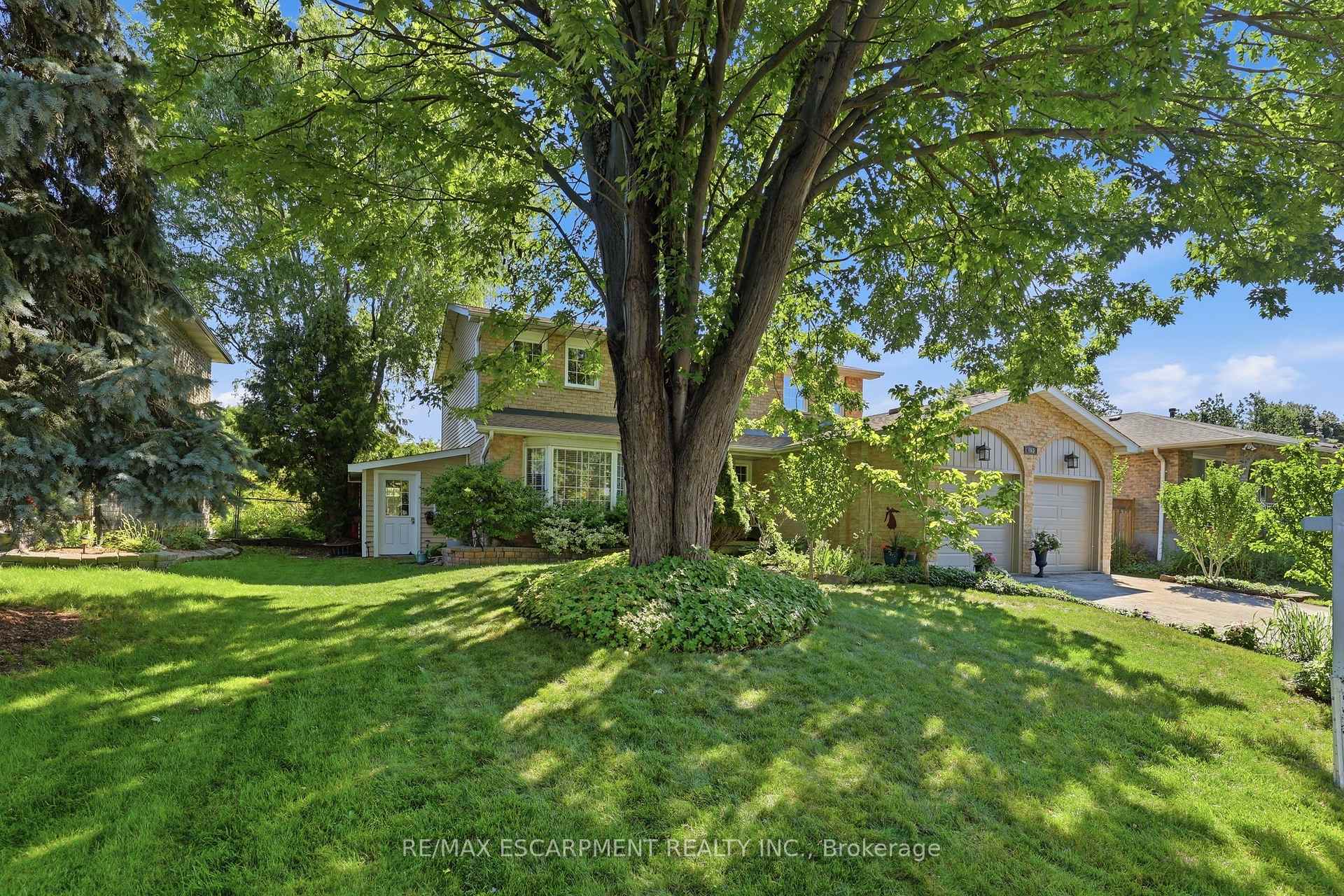 Photo 2 of 463 Gowland Crescent, Milton, Timberlea — HOMEH