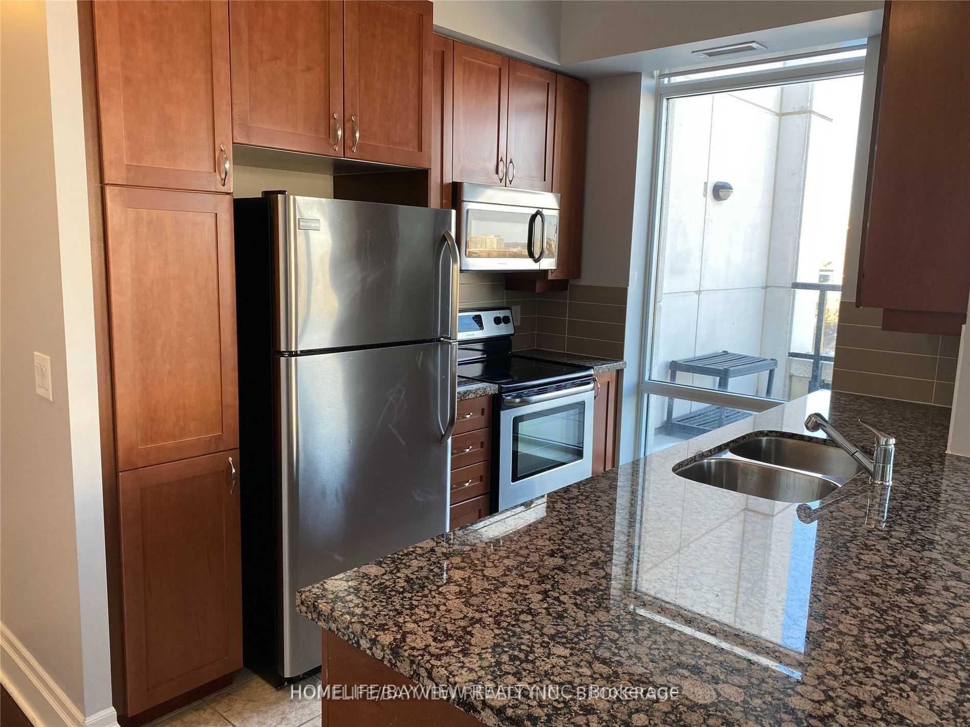 Photo 4 of 111 Upper Duke Crescent, Markham, Unionville — HOMEH
