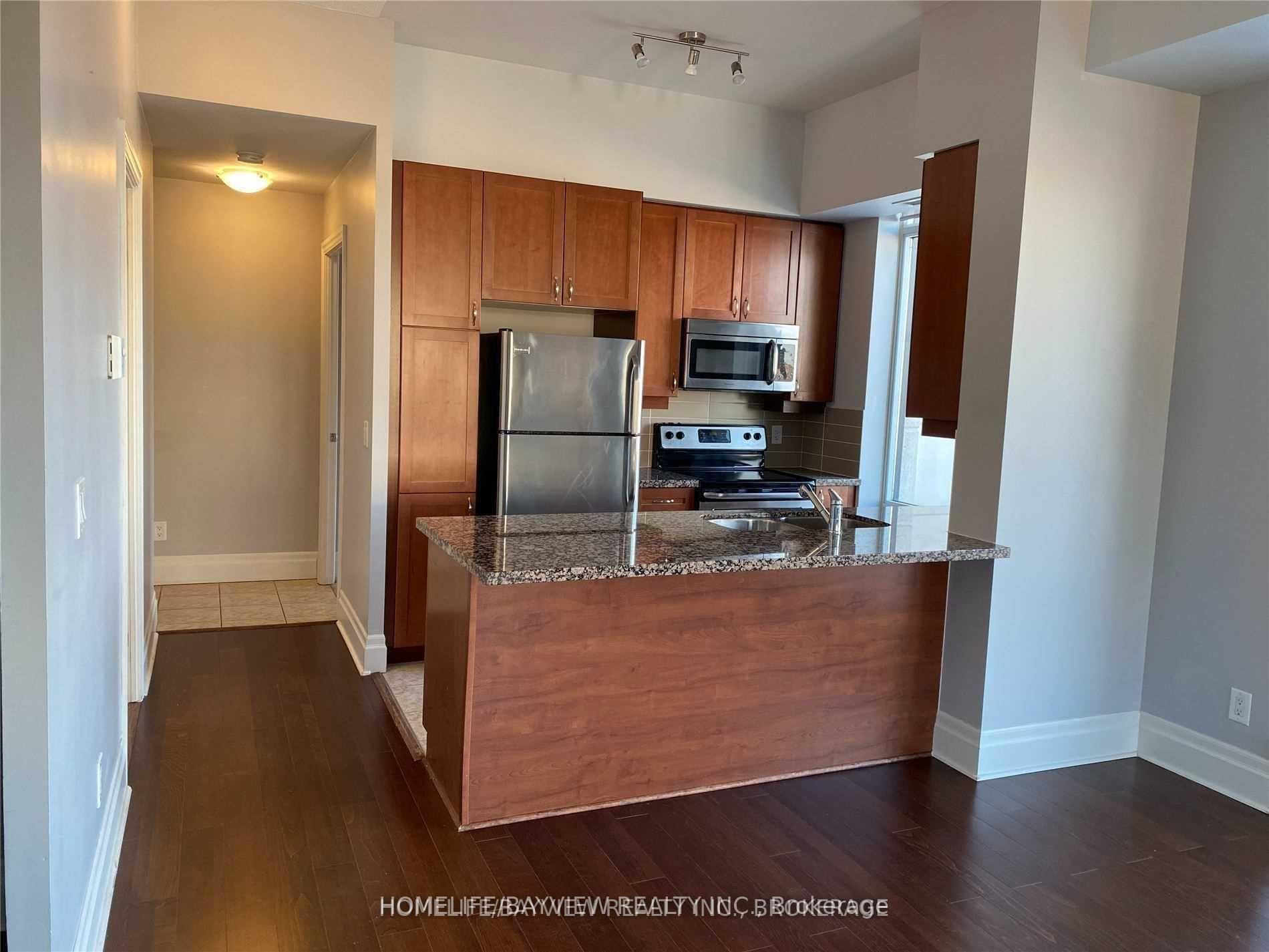 Photo 5 of 111 Upper Duke Crescent, Markham, Unionville — HOMEH