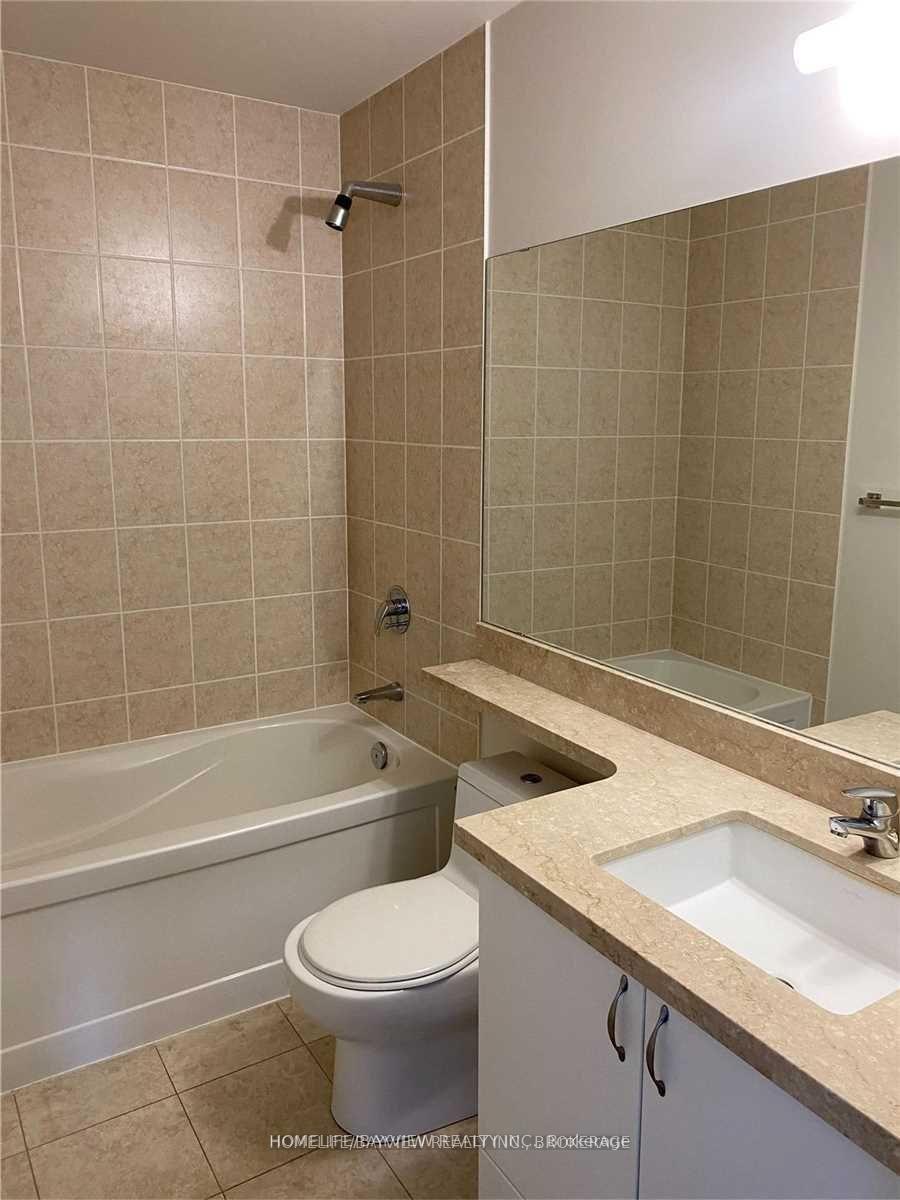Photo 14 of 111 Upper Duke Crescent, Markham, Unionville — HOMEH