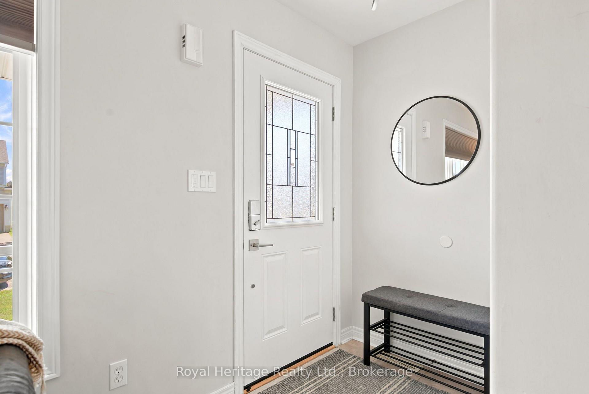 Photo 5 of 20 Fallingbrook Crescent, Kawartha Lakes, Lindsay — HOMEH