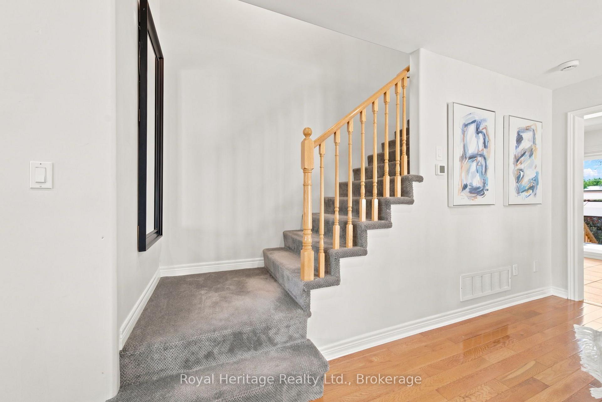 Photo 6 of 20 Fallingbrook Crescent, Kawartha Lakes, Lindsay — HOMEH
