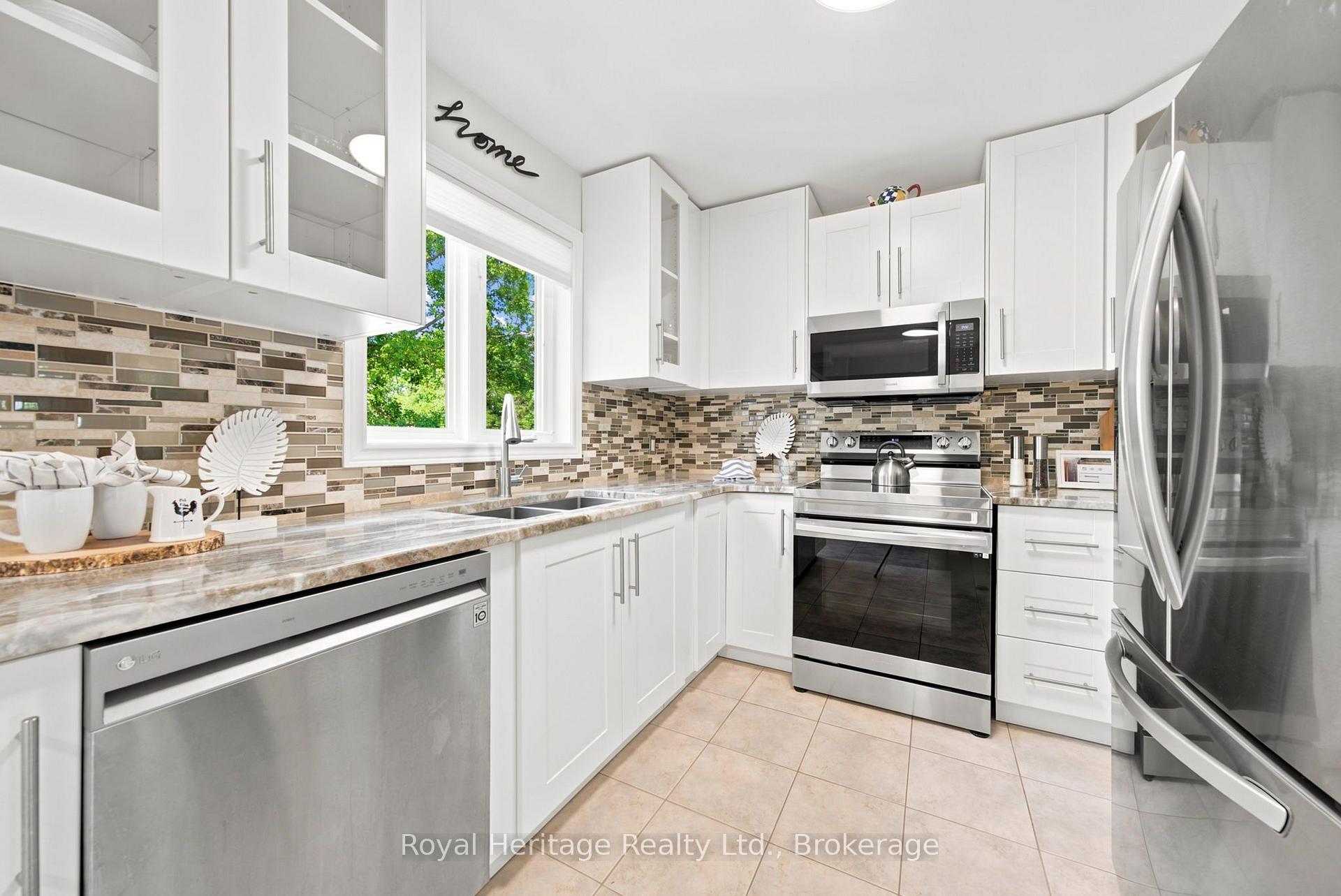 Photo 13 of 20 Fallingbrook Crescent, Kawartha Lakes, Lindsay — HOMEH