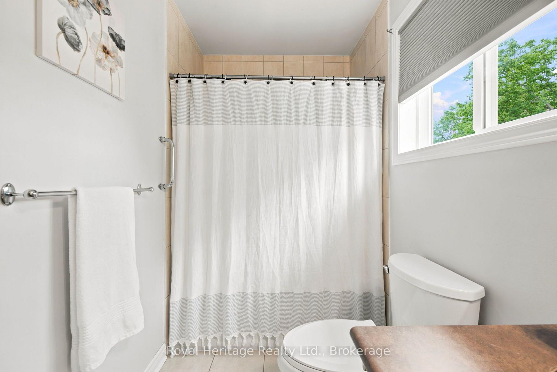 Photo 34 of 20 Fallingbrook Crescent, Kawartha Lakes, Lindsay — HOMEH