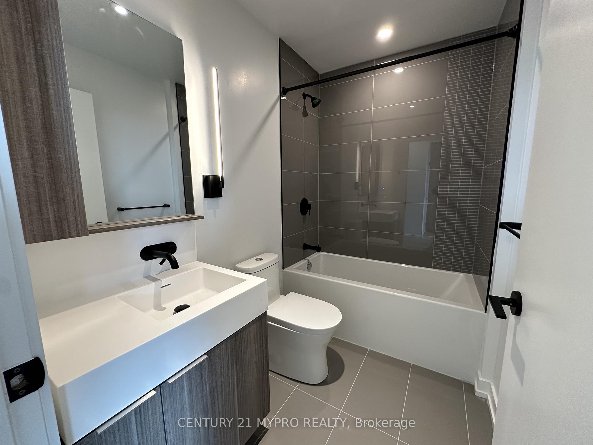 Photo 7 of Unit 3410, 117 Broadway Avenue, Toronto, Mount Pleasant West — HOMEH