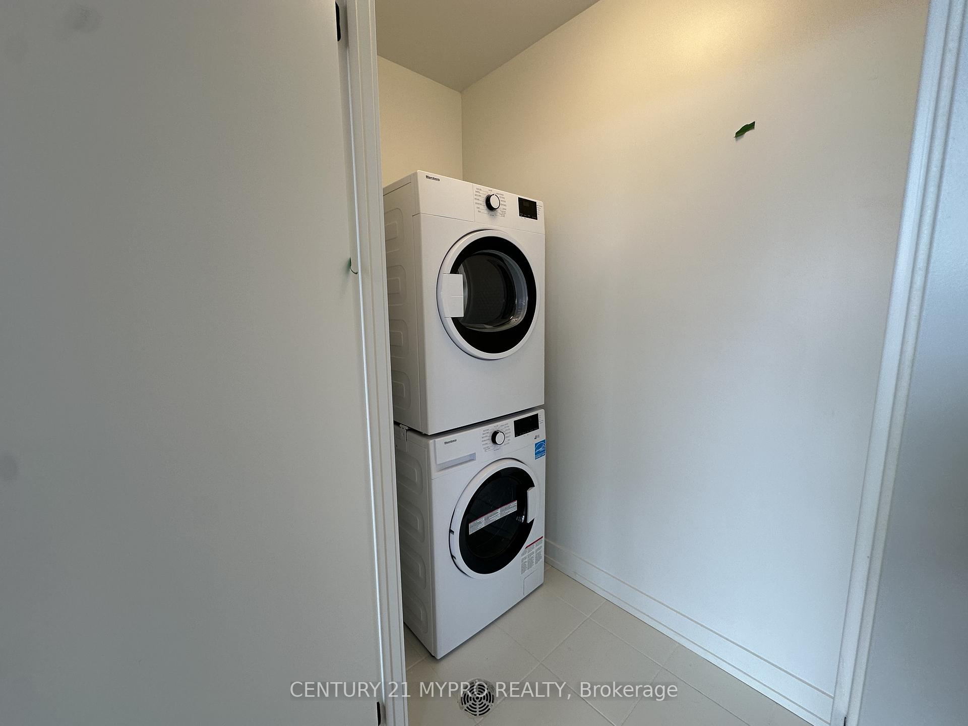 Photo 8 of Unit 3410, 117 Broadway Avenue, Toronto, Mount Pleasant West — HOMEH