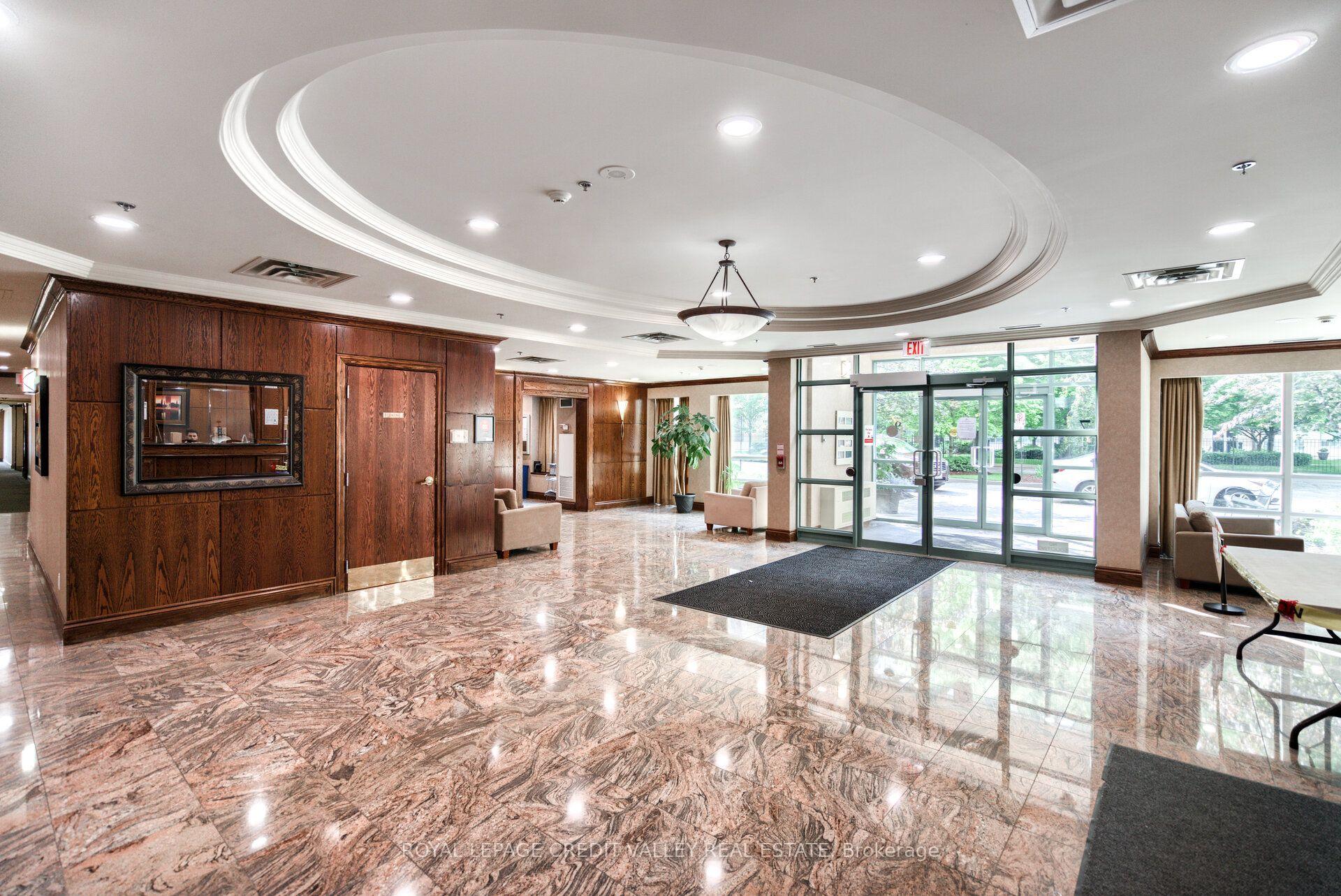 Photo 2 of Unit 902, 9 Michael Power Place, Etobicoke, Islington-City Centre West — HOMEH