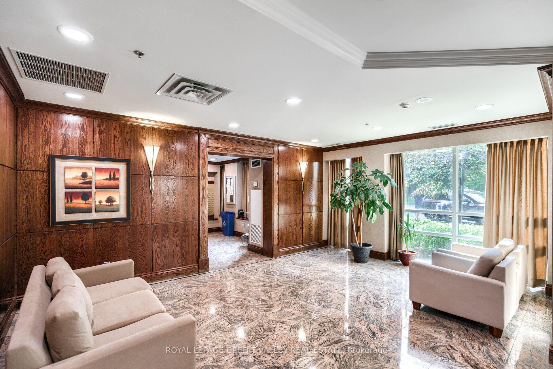 Photo 3 of Unit 902, 9 Michael Power Place, Etobicoke, Islington-City Centre West — HOMEH
