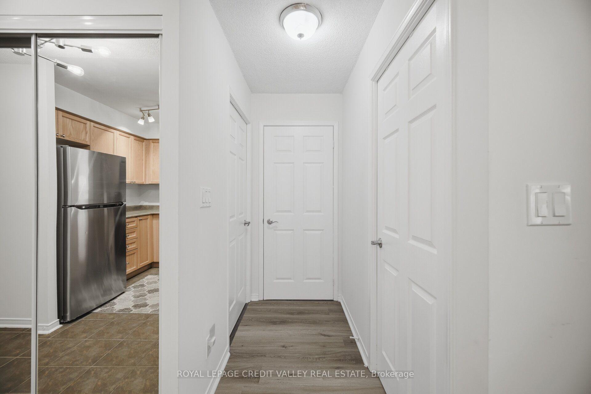 Photo 15 of Unit 902, 9 Michael Power Place, Etobicoke, Islington-City Centre West — HOMEH