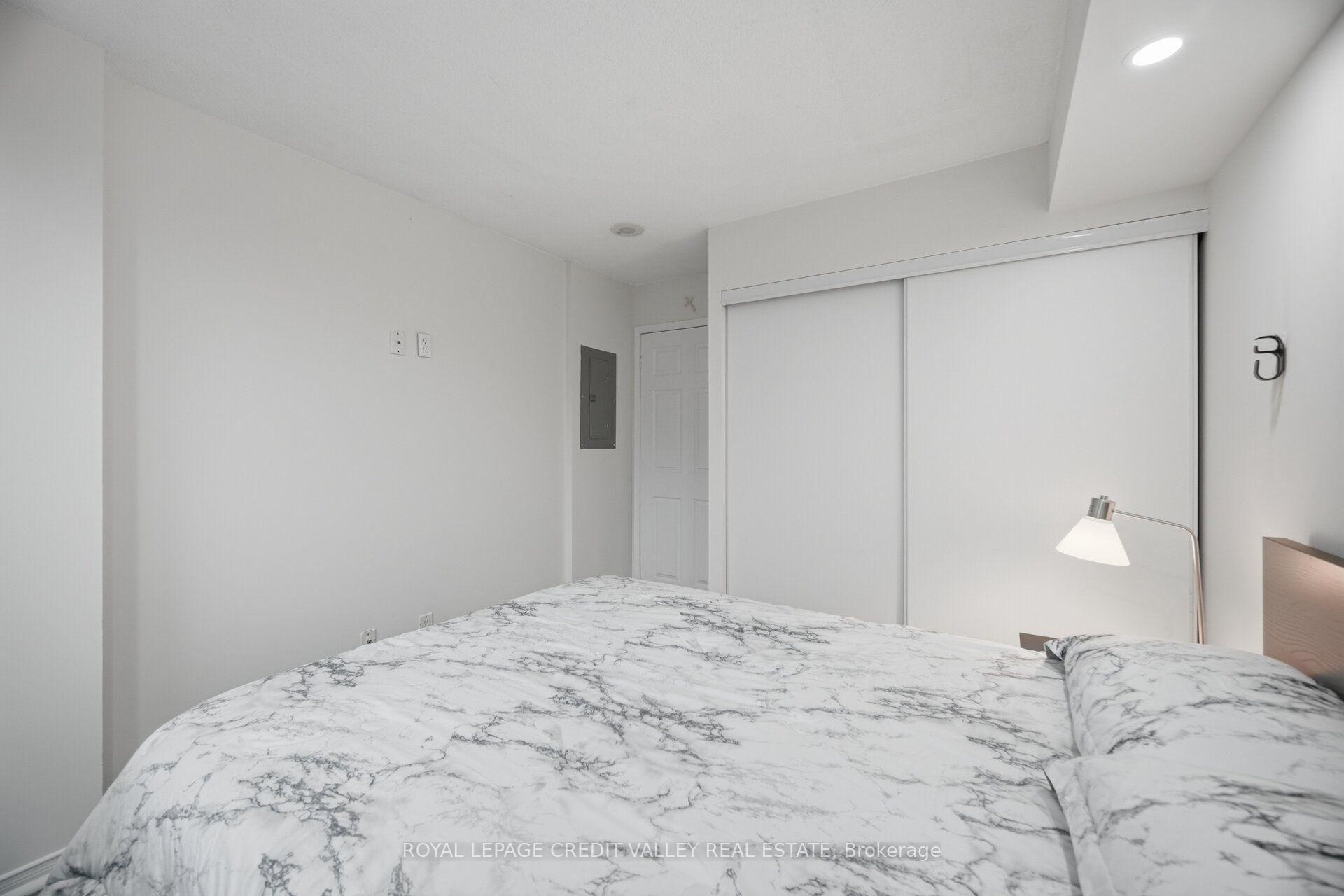 Photo 17 of Unit 902, 9 Michael Power Place, Etobicoke, Islington-City Centre West — HOMEH