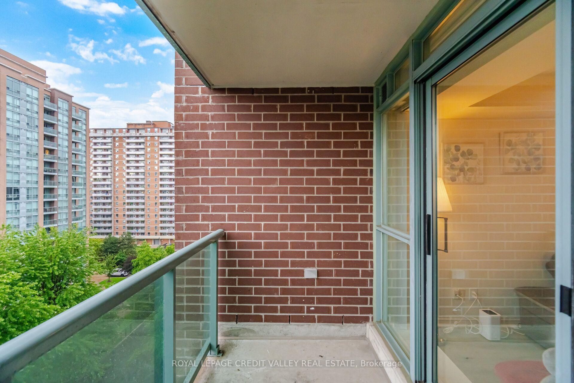 Photo 22 of Unit 902, 9 Michael Power Place, Etobicoke, Islington-City Centre West — HOMEH