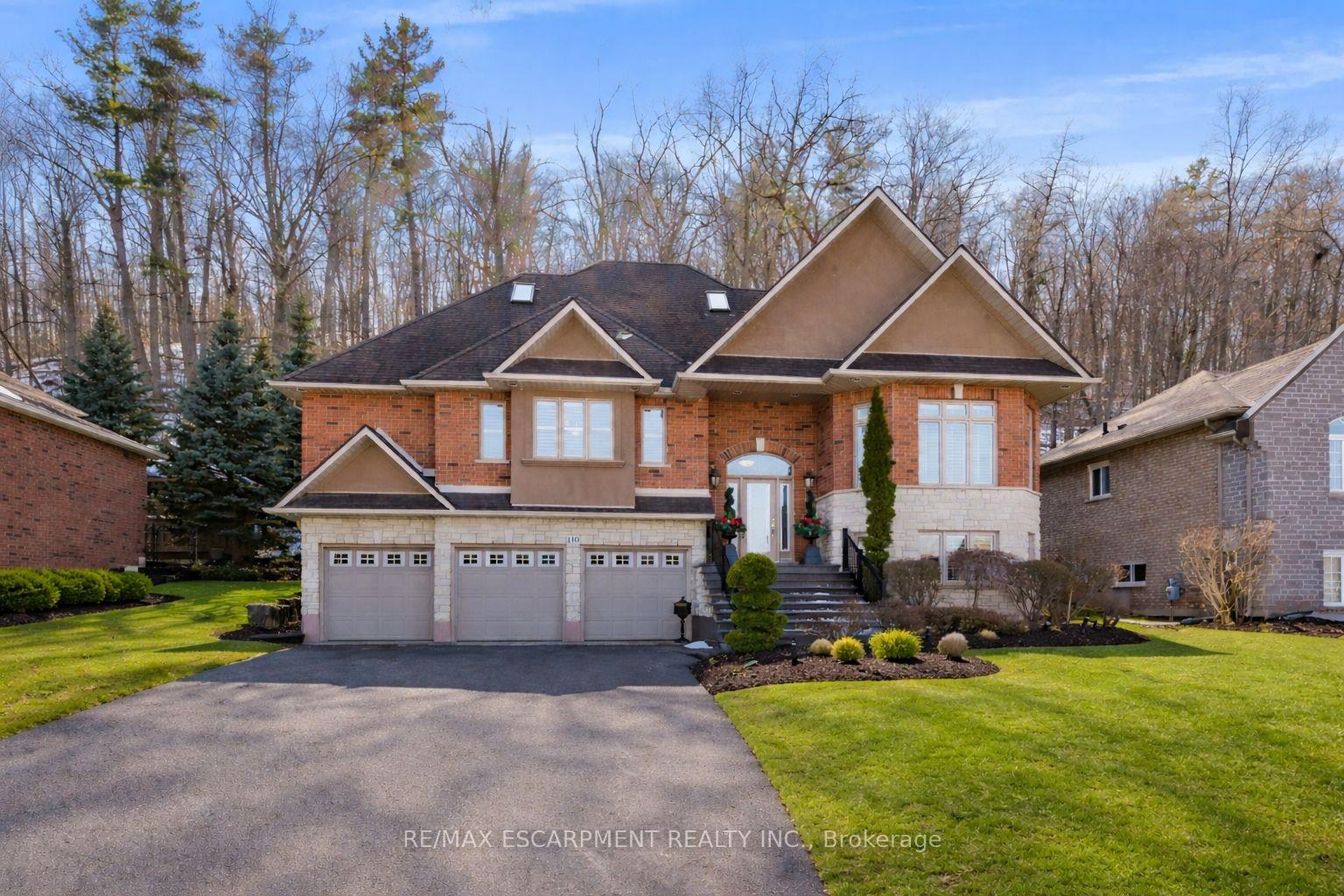 Photo 1 of 130 Dorchester Drive, Grimsby, Grimsby East — HOMEH