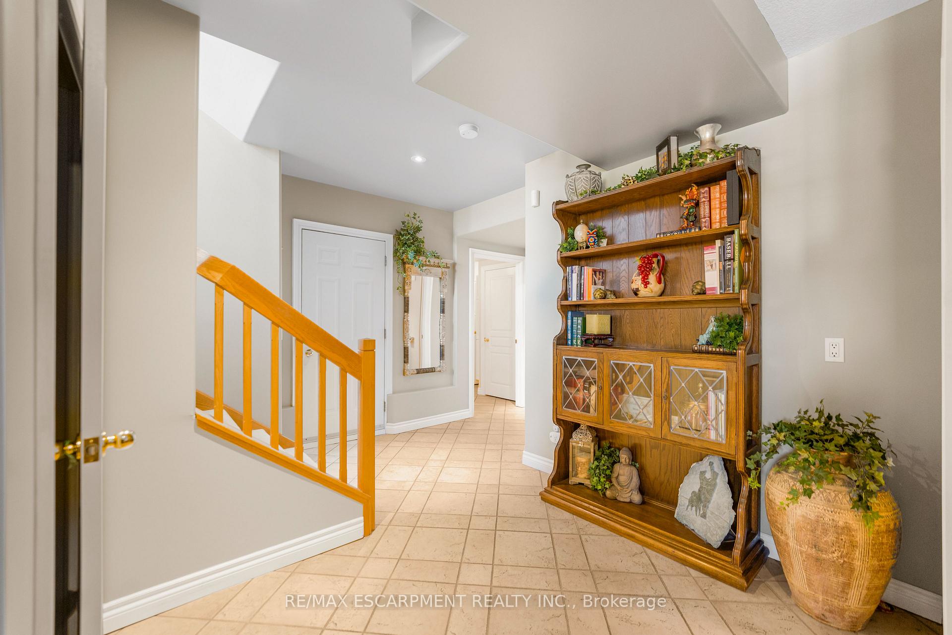 Photo 25 of 130 Dorchester Drive, Grimsby, Grimsby East — HOMEH