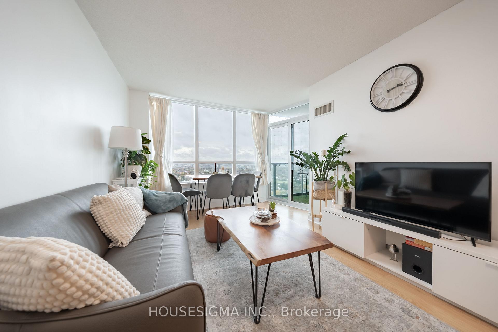 Photo 4 of Unit 2508, 15 Greenview Avenue, North York, Newtonbrook West — HOMEH