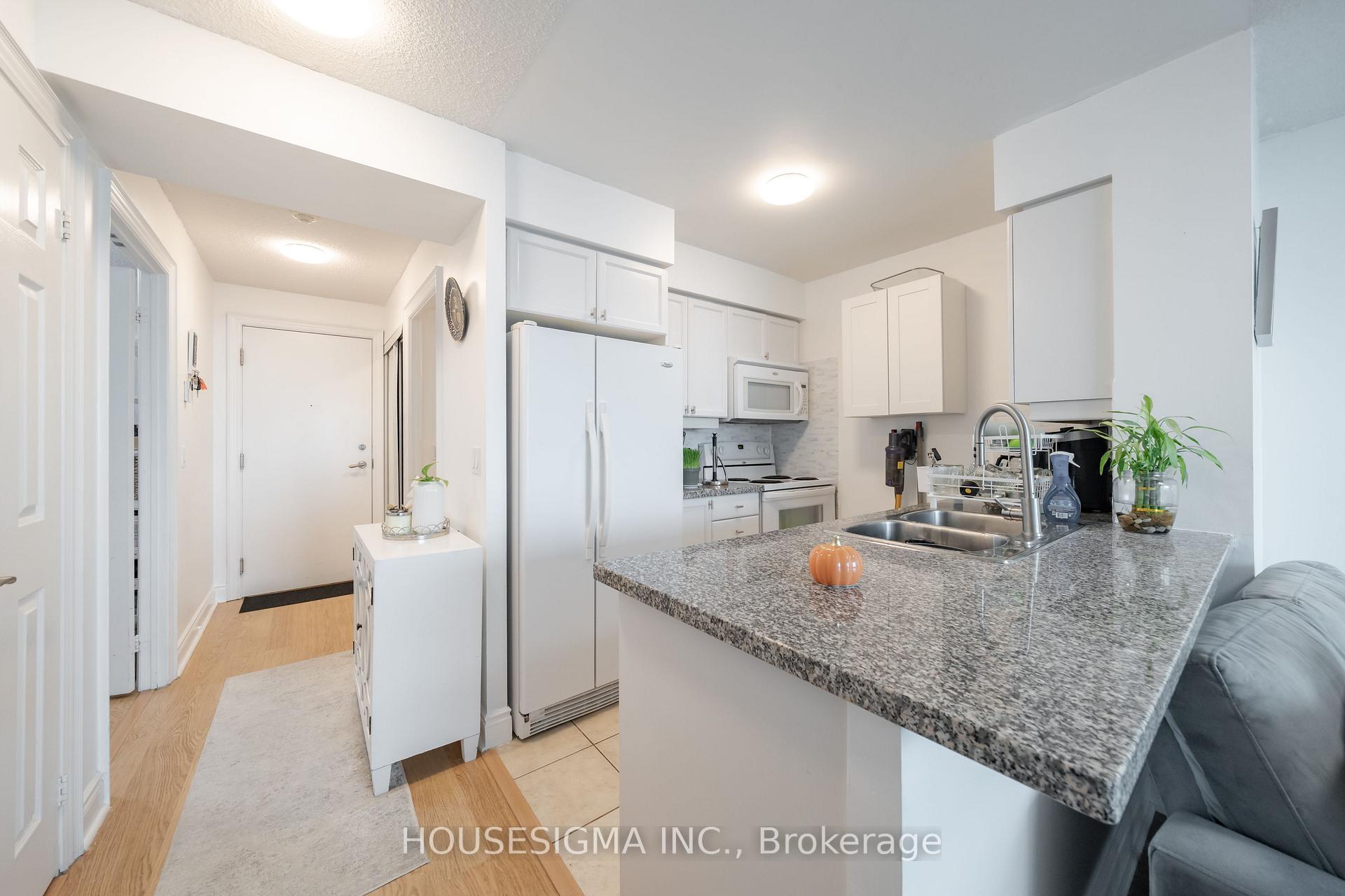 Photo 5 of Unit 2508, 15 Greenview Avenue, North York, Newtonbrook West — HOMEH