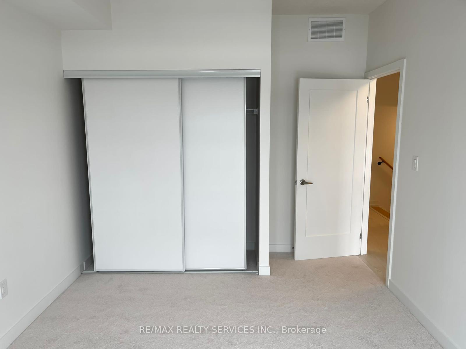 Photo 15 of Unit C11, 10 Palace Street, Kitchener, Laurentian Hills — HOMEH