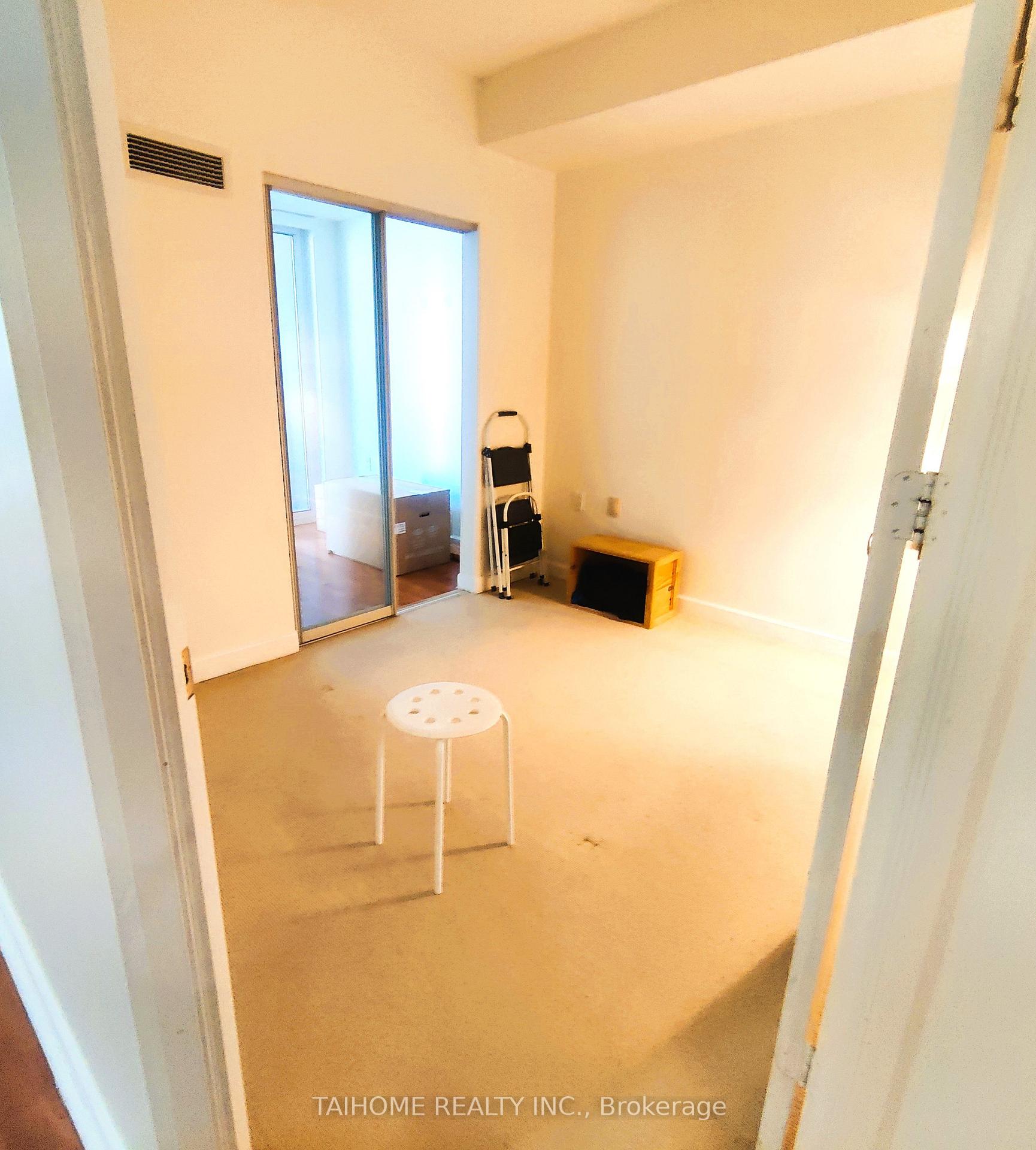 Photo 4 of Unit 607, 85 Bloor Street E, Toronto, Church-Yonge Corridor — HOMEH