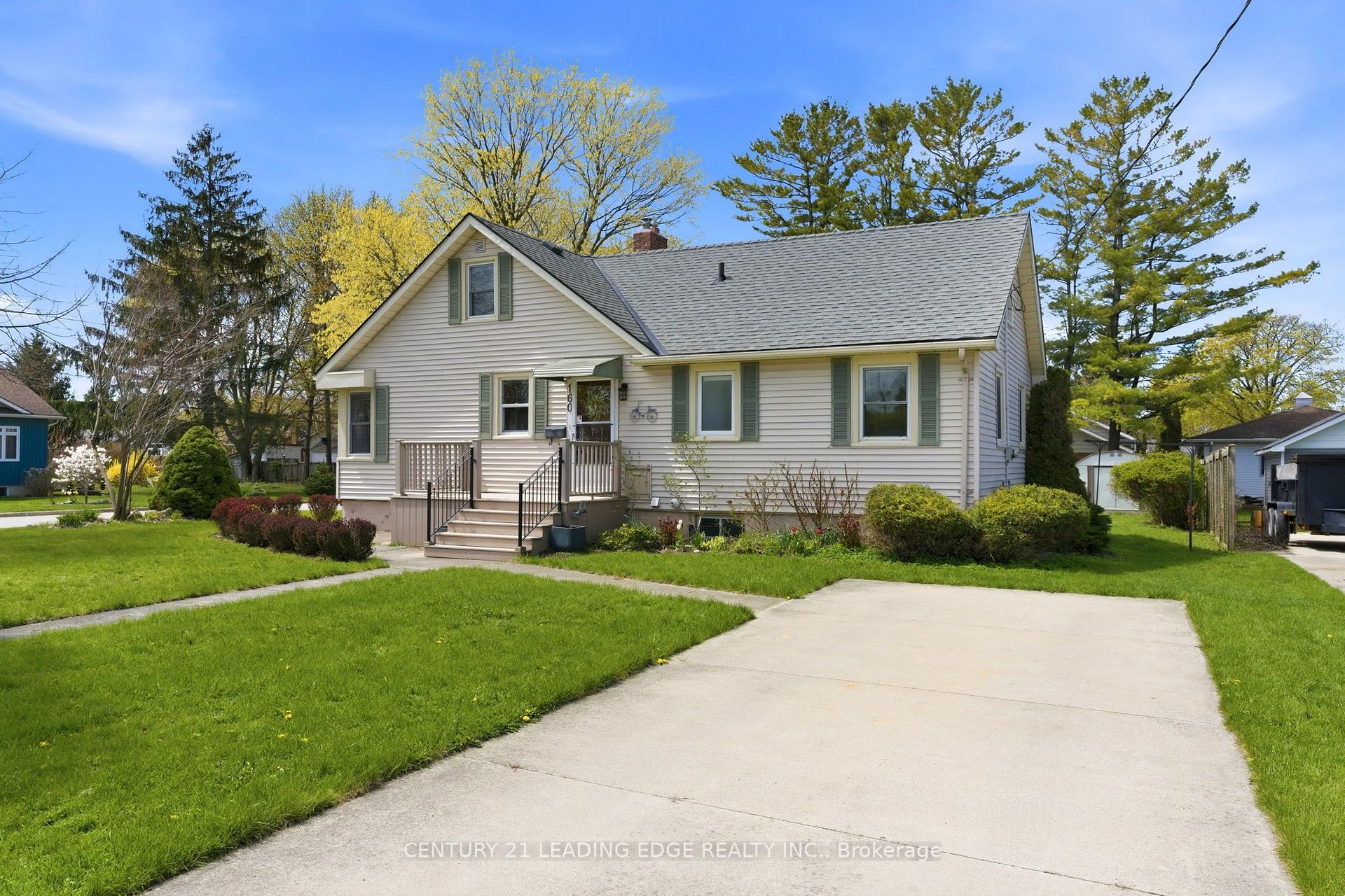 Photo 2 of 160 Widder Street, Goderich, Goderich (Town) — HOMEH