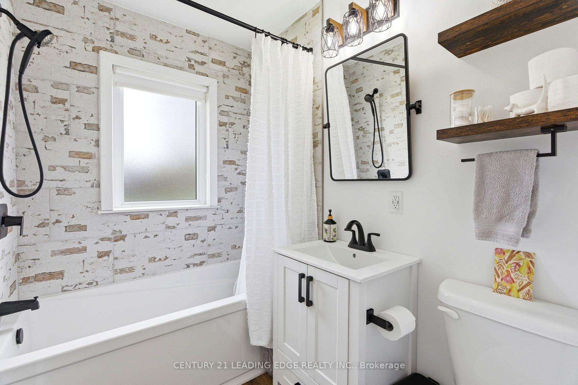 Photo 23 of 160 Widder Street, Goderich, Goderich (Town) — HOMEH
