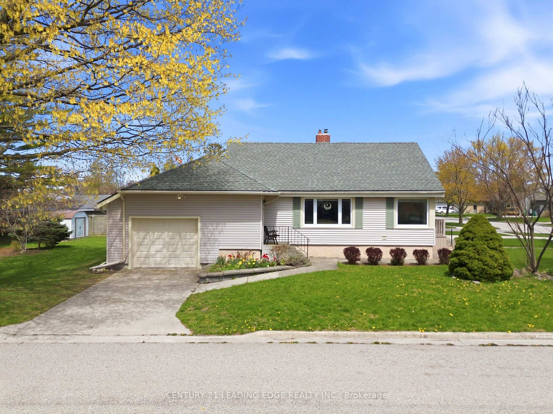 Photo 40 of 160 Widder Street, Goderich, Goderich (Town) — HOMEH
