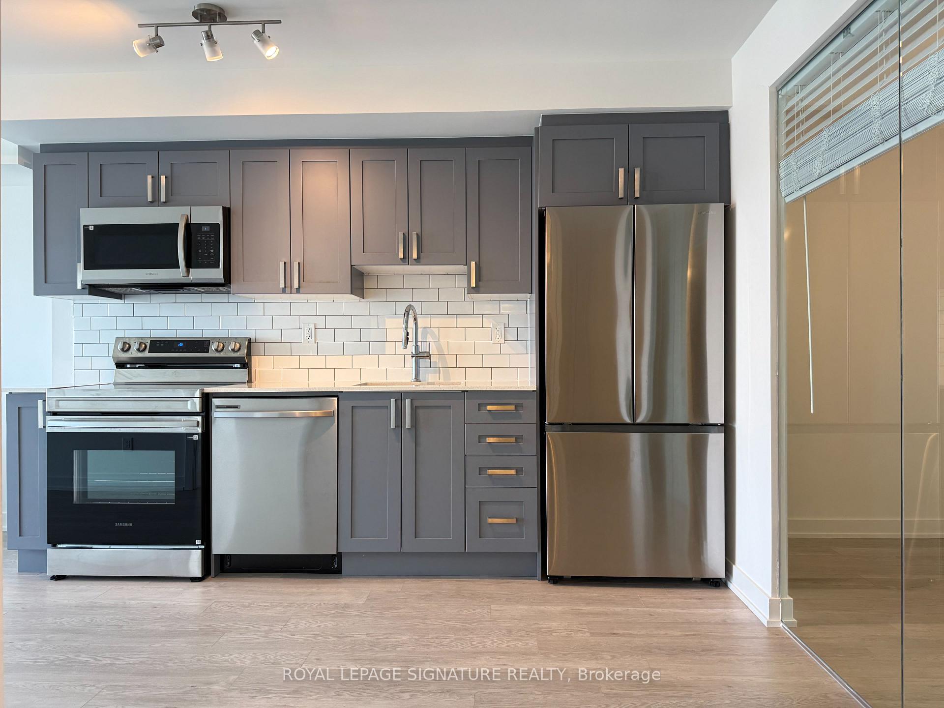 Photo 4 of Unit 1906, 1010 Sandy Beach Road, Pickering, Bay Ridges — HOMEH