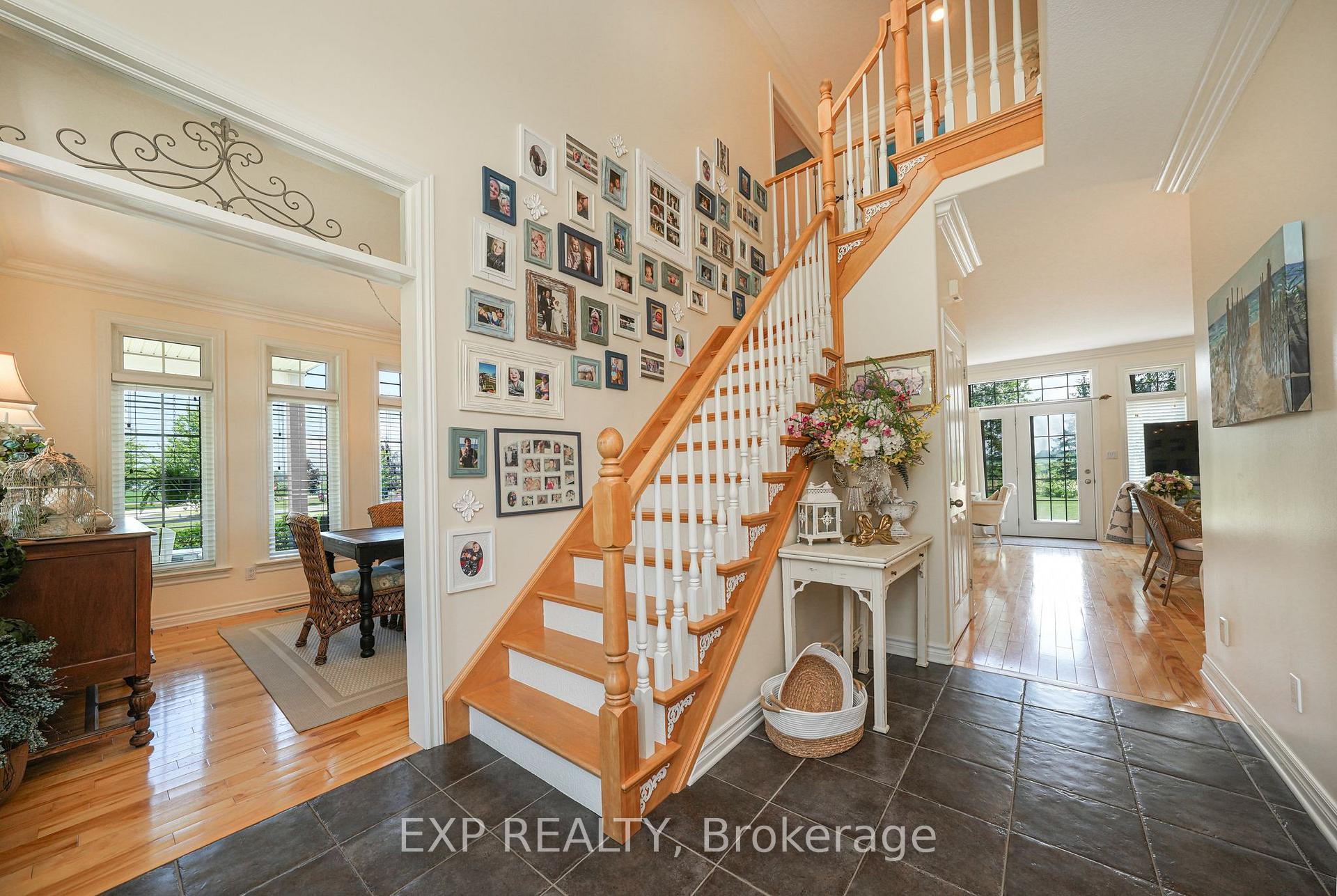 Photo 4 of 71817 Sunridge Crescent, Bluewater, Hay — HOMEH