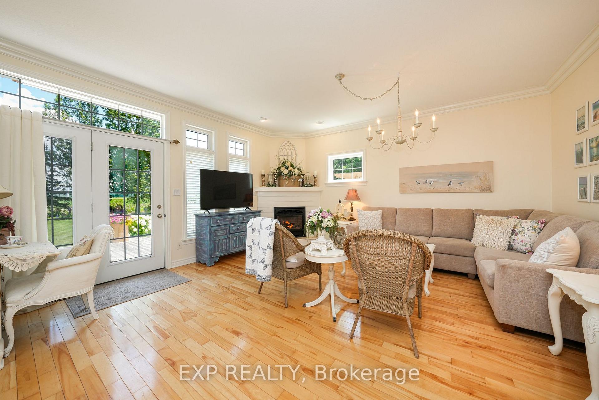 Photo 5 of 71817 Sunridge Crescent, Bluewater, Hay — HOMEH