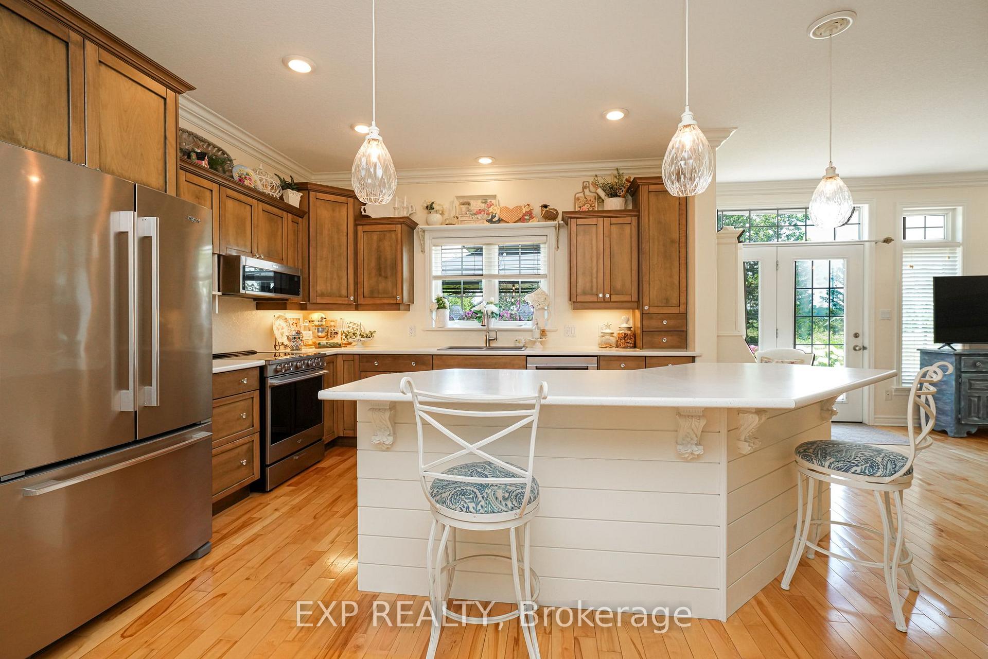 Photo 10 of 71817 Sunridge Crescent, Bluewater, Hay — HOMEH