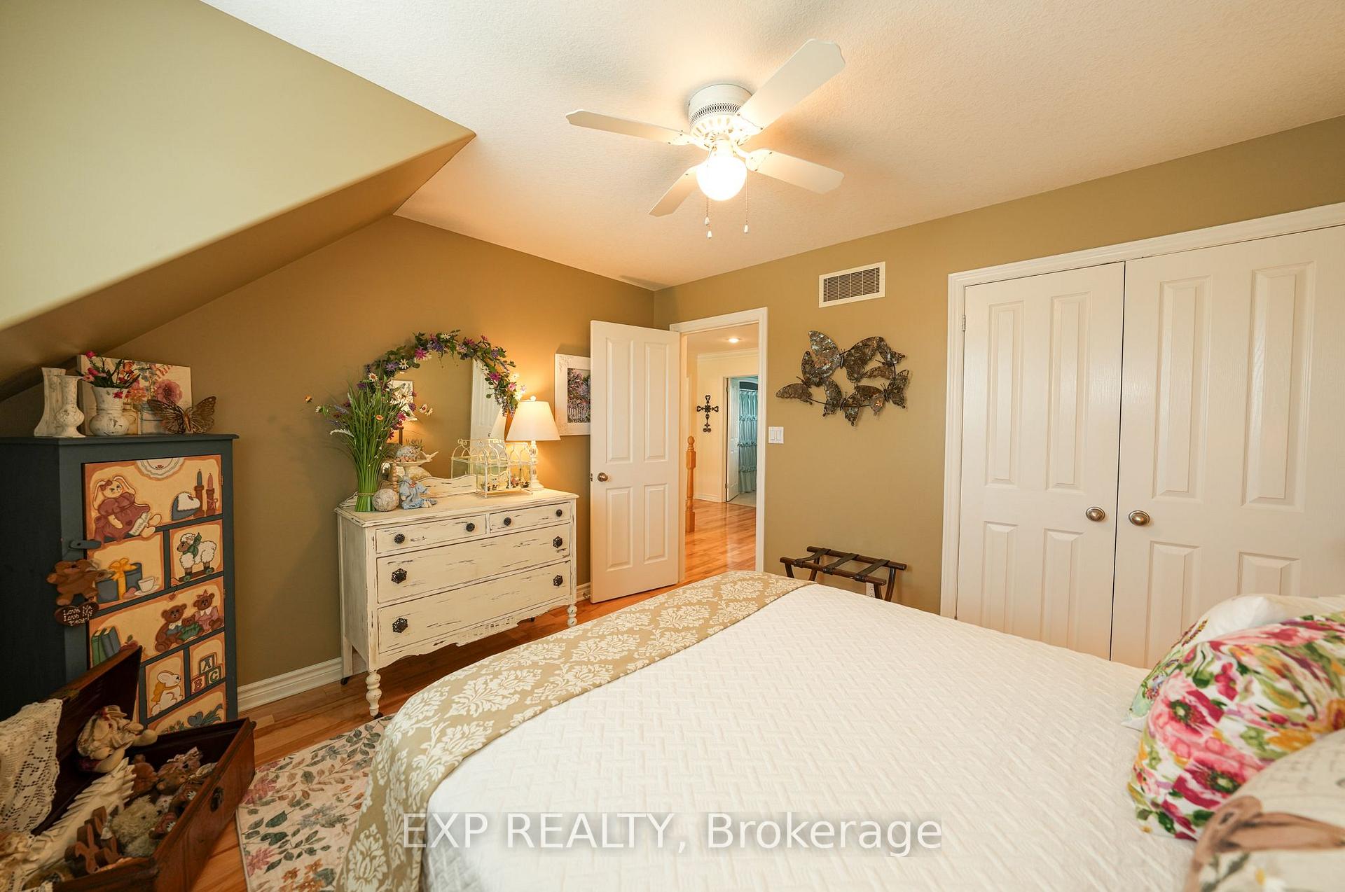 Photo 18 of 71817 Sunridge Crescent, Bluewater, Hay — HOMEH