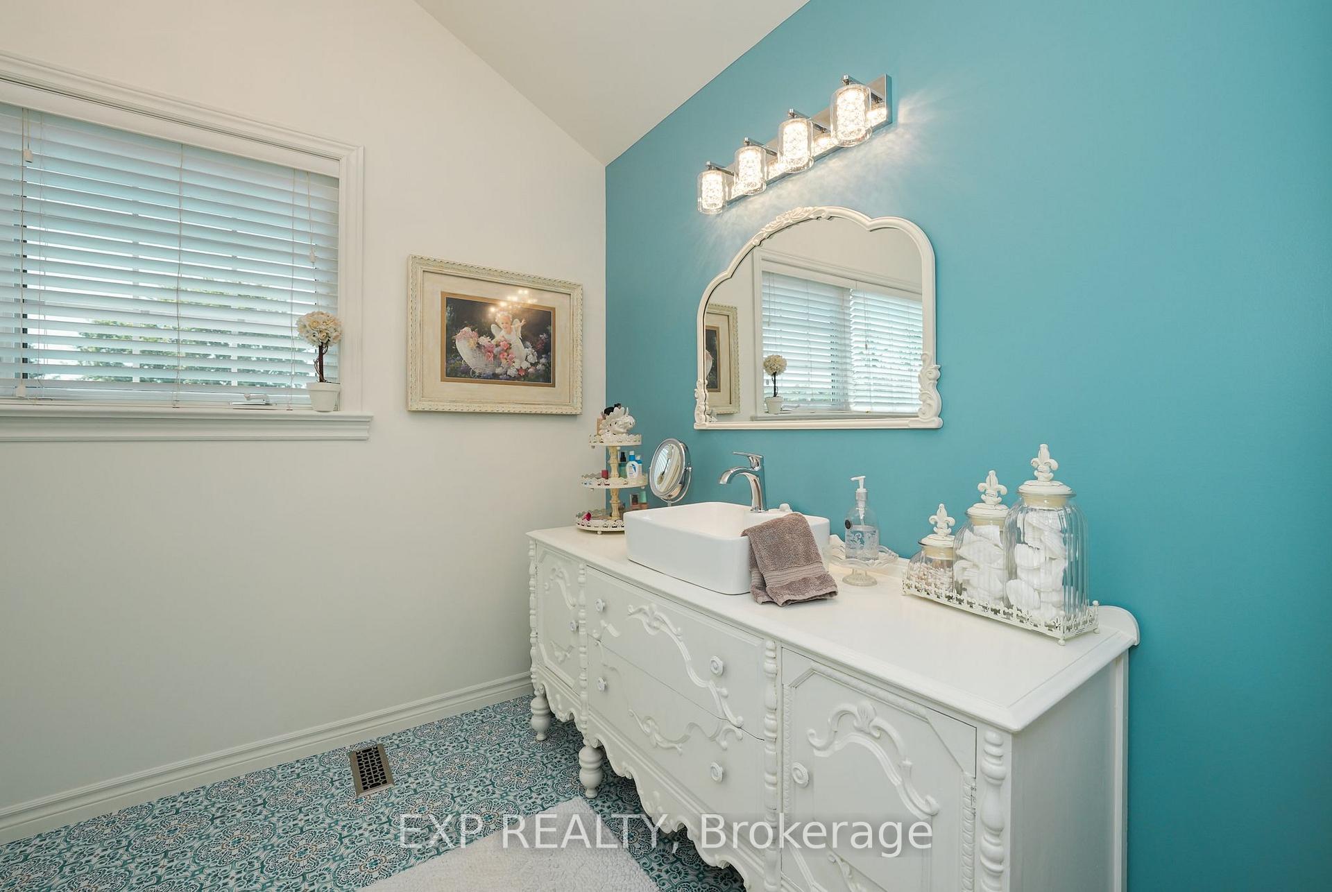 Photo 24 of 71817 Sunridge Crescent, Bluewater, Hay — HOMEH