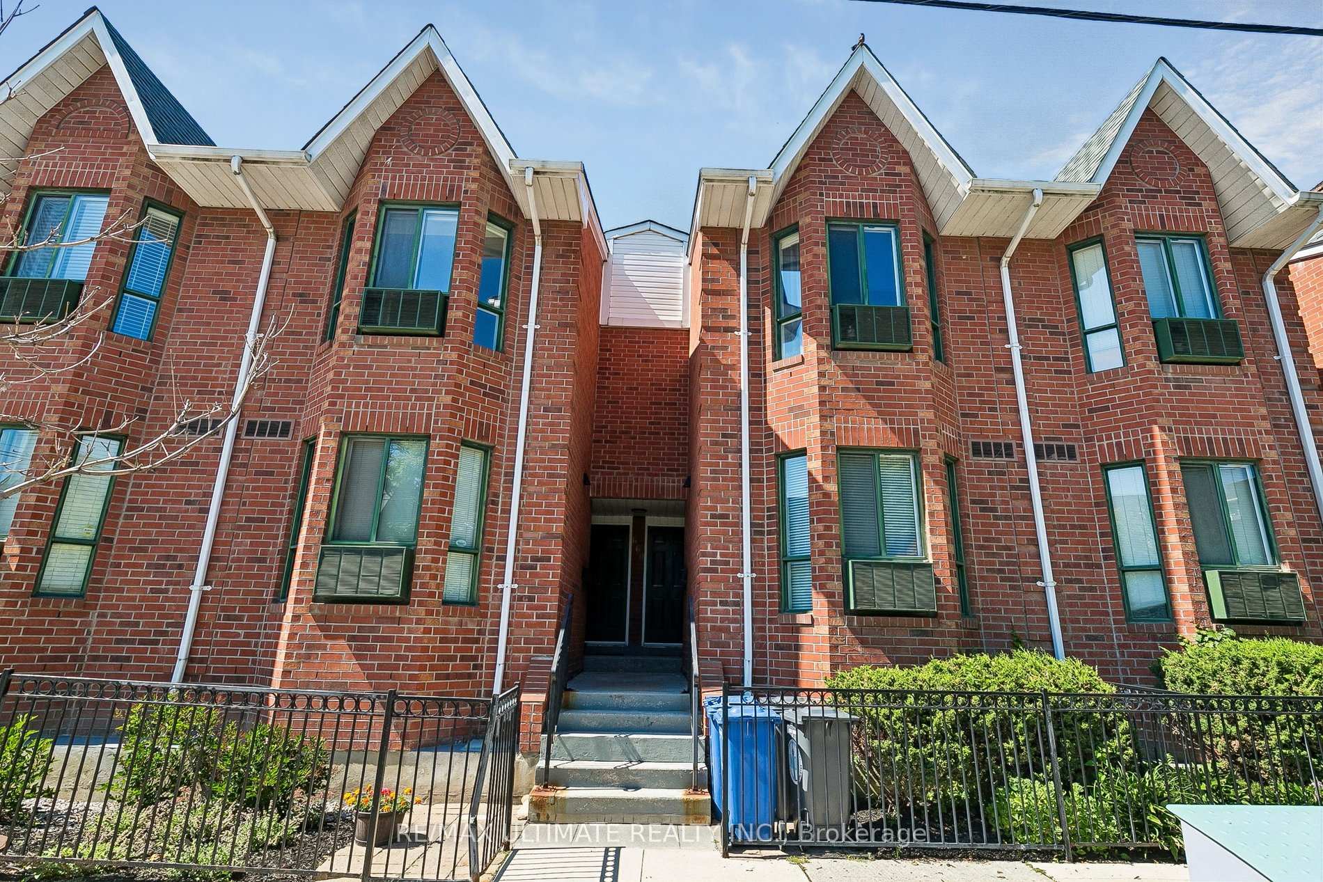 Photo 2 of Unit C, 660 Wellington Street, Toronto, Niagara — HOMEH