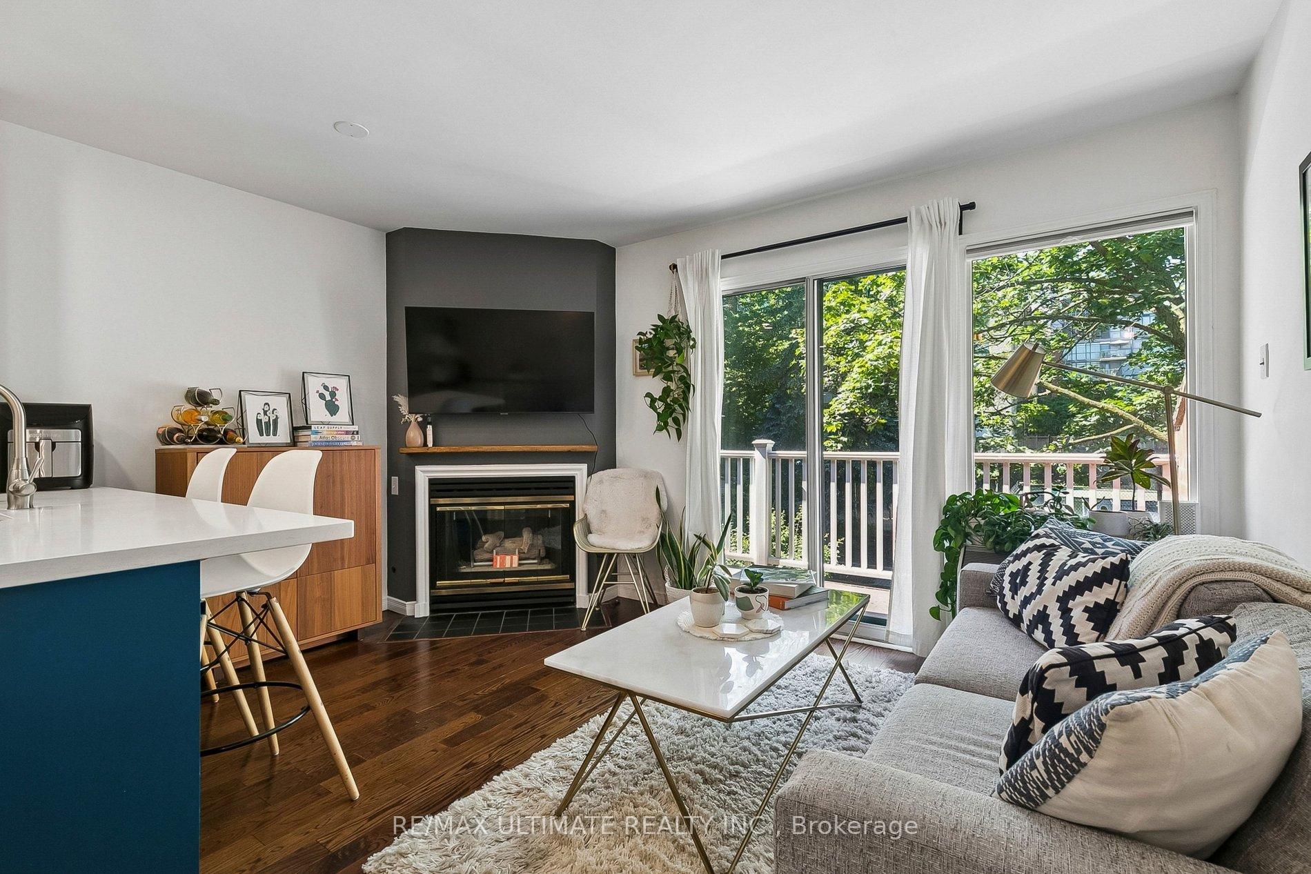 Photo 5 of Unit C, 660 Wellington Street, Toronto, Niagara — HOMEH
